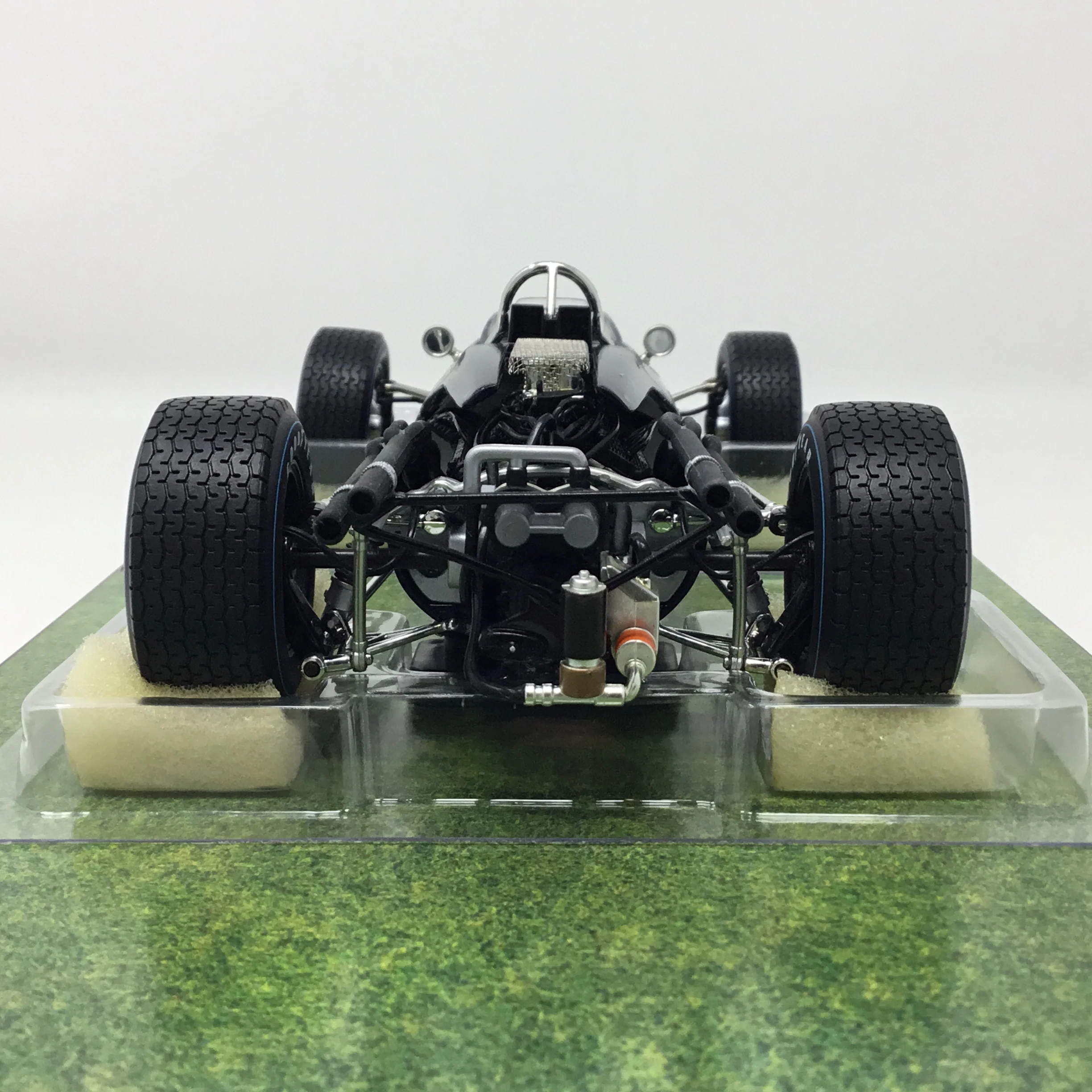 Dan Gurney 1967 Carousel 1 AAR Eagle Gurney-Weslake V-12 Brands Hatch Race of Champions Winner 1:18 Diecast #4752 - Image 5