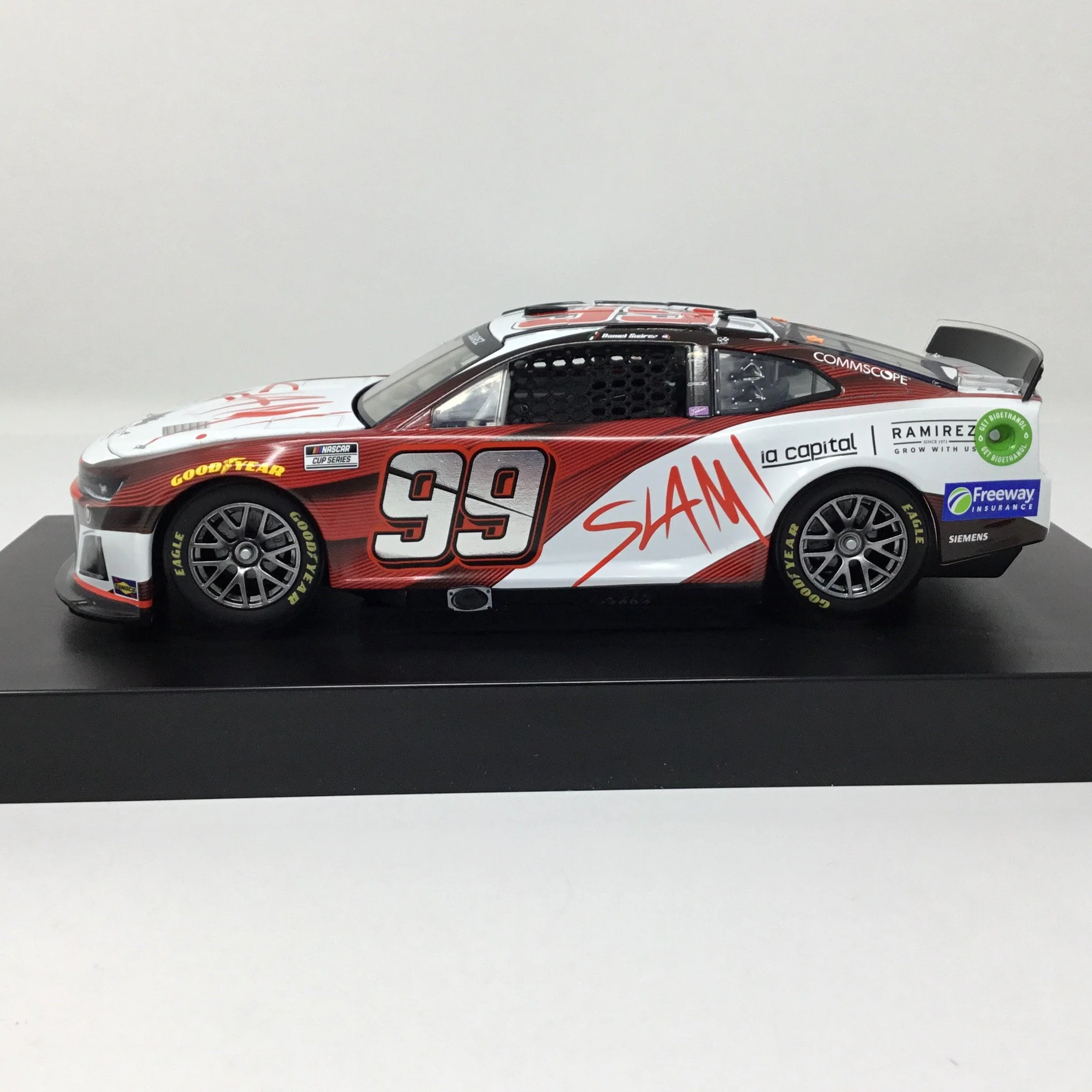 Daniel Suarez 2022 SLAM! 1:24 Diecast - Image 2
