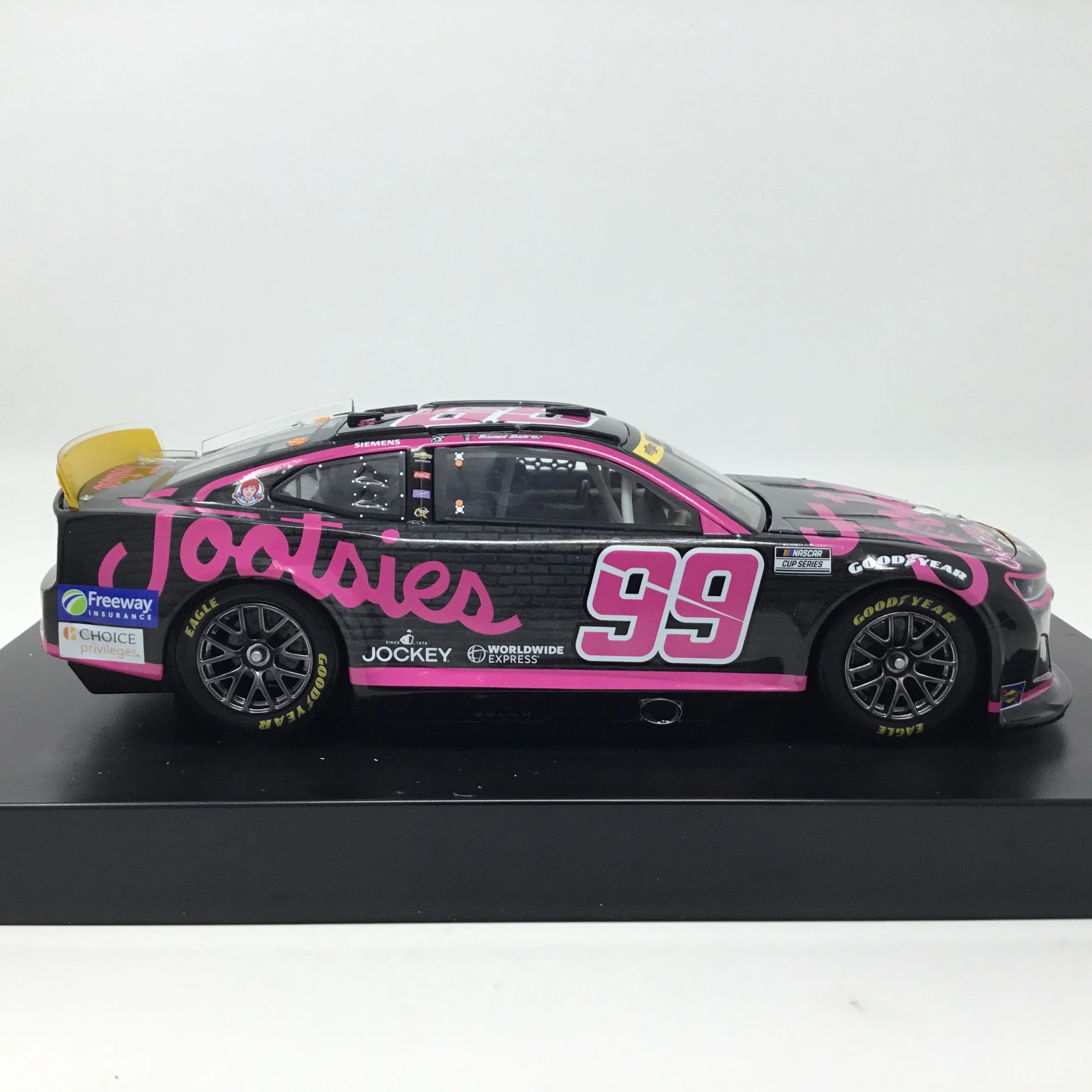 Daniel Suarez 2024 Tootsies Orchid Lounge Pink 1:24 Diecast - Image 4