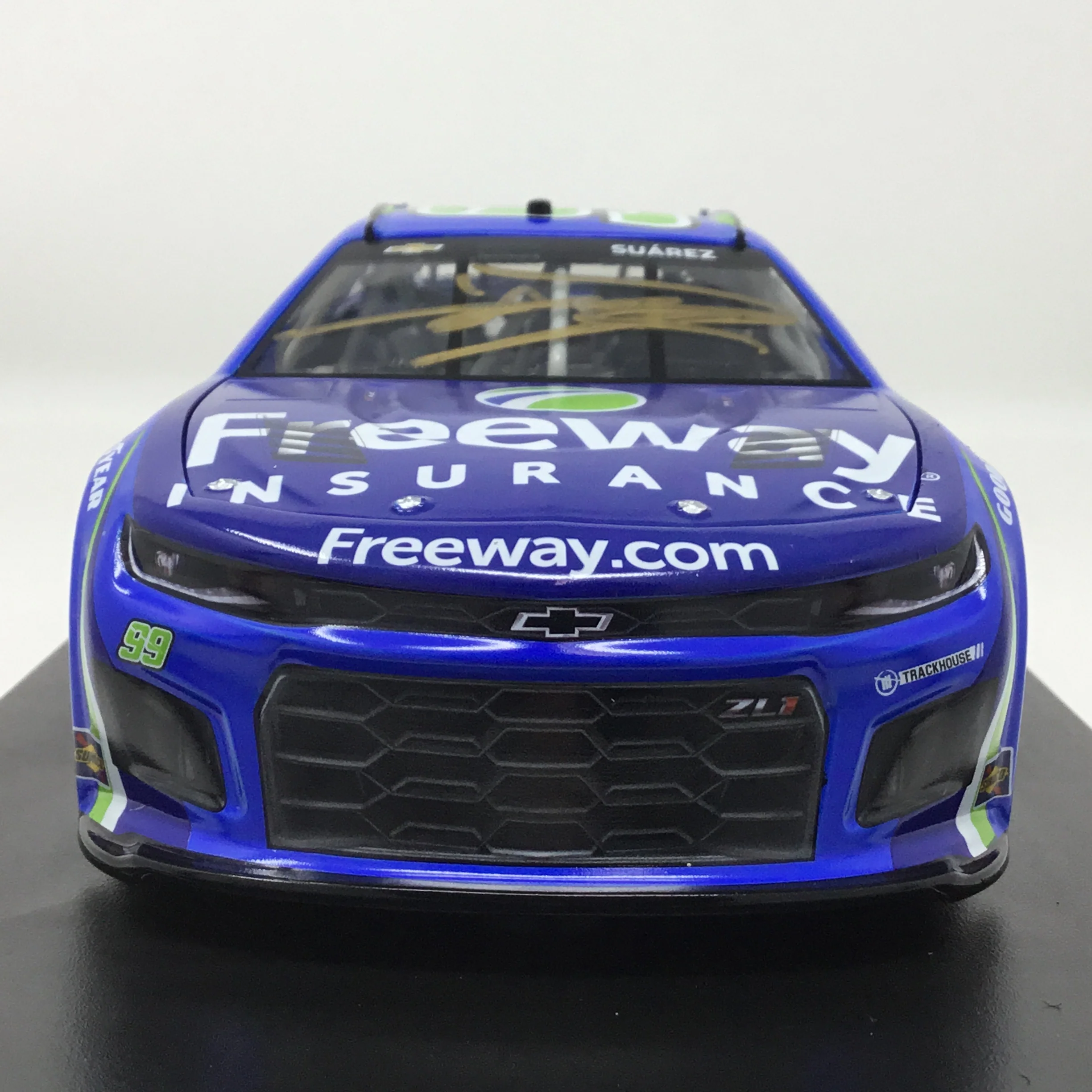 Daniel Suarez 2025 Freeway Insurance Blue Foil Number 1:24 Autographed Diecast - Image 3