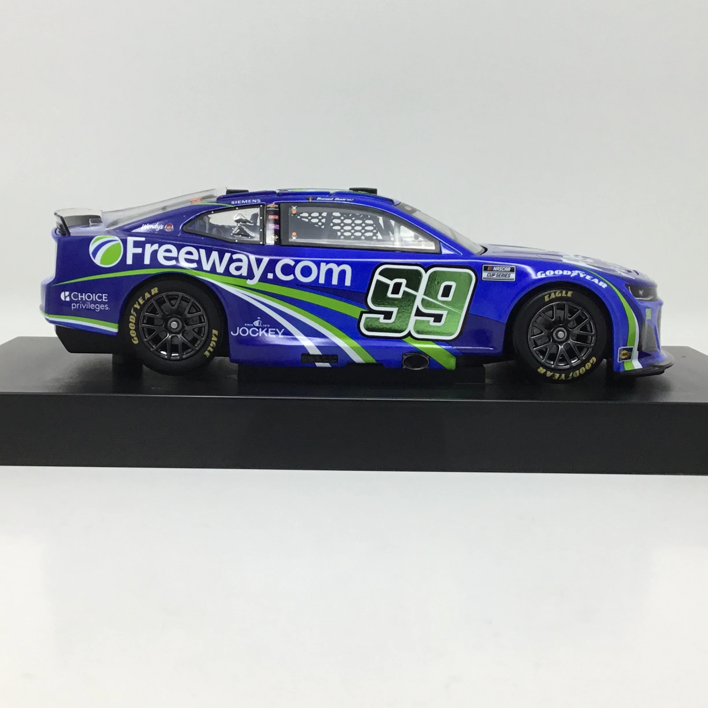 Daniel Suarez 2025 Freeway Insurance Blue Foil Number 1:24 Autographed Diecast - Image 4