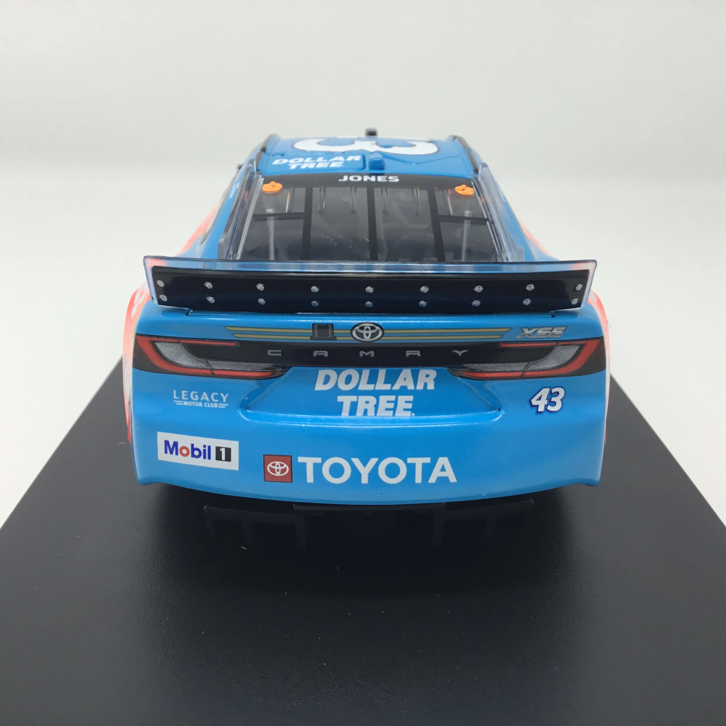 Erik Jones 2025 Dollar Tree / STP Elite 1:24 Diecast - Image 5