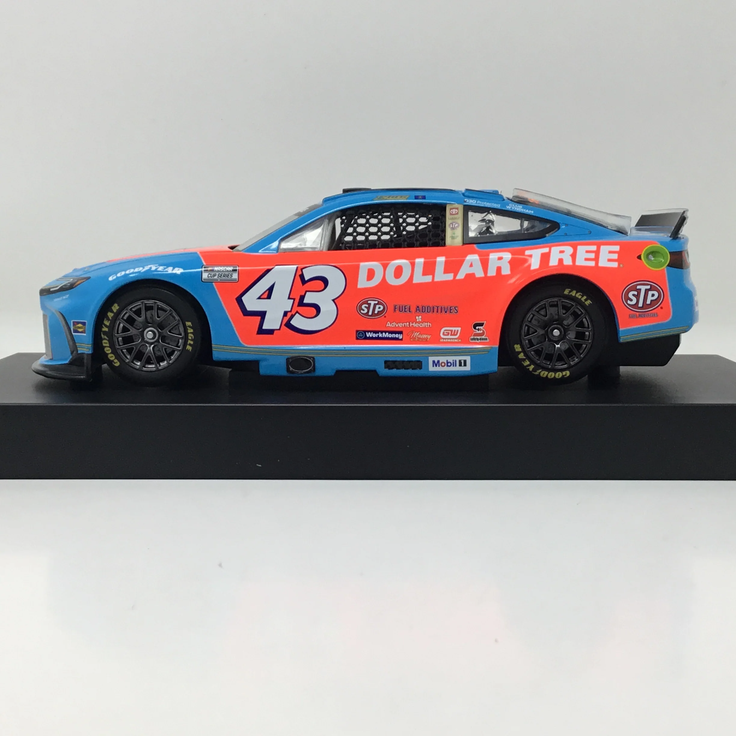 Erik Jones 2025 Dollar Tree / STP Autographed 1:24 Diecast - Image 2