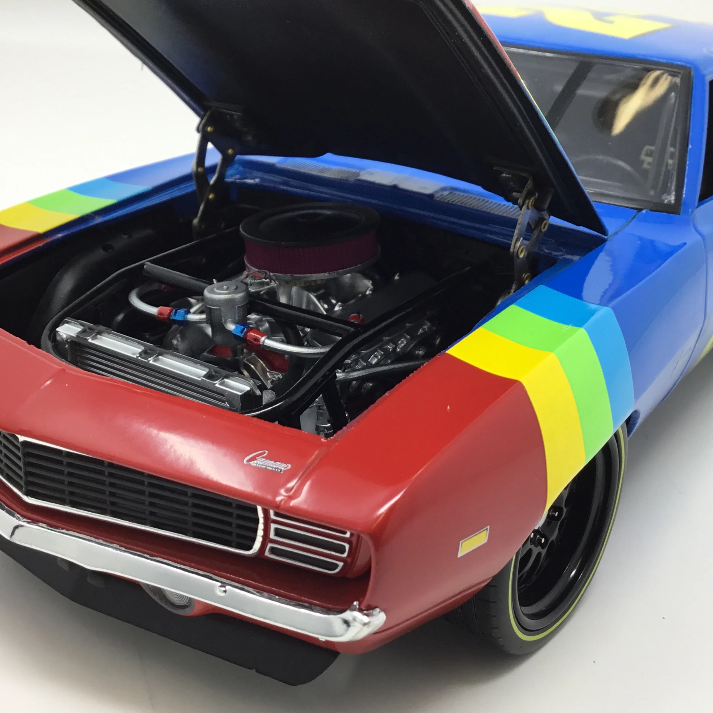 Jeff Gordon 1969 DuPont Chevrolet Camaro Hendrick Motorsports First Win Tribute 1:18 Diecast - Image 8