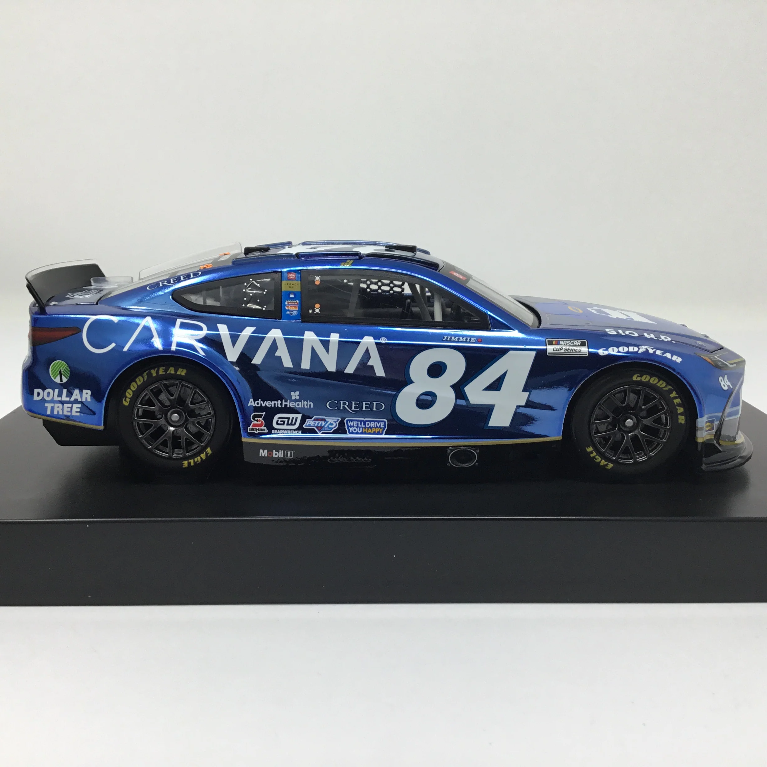 Jimmie Johnson 2024 Carvana 1:24 Color Chrome Diecast - Image 4