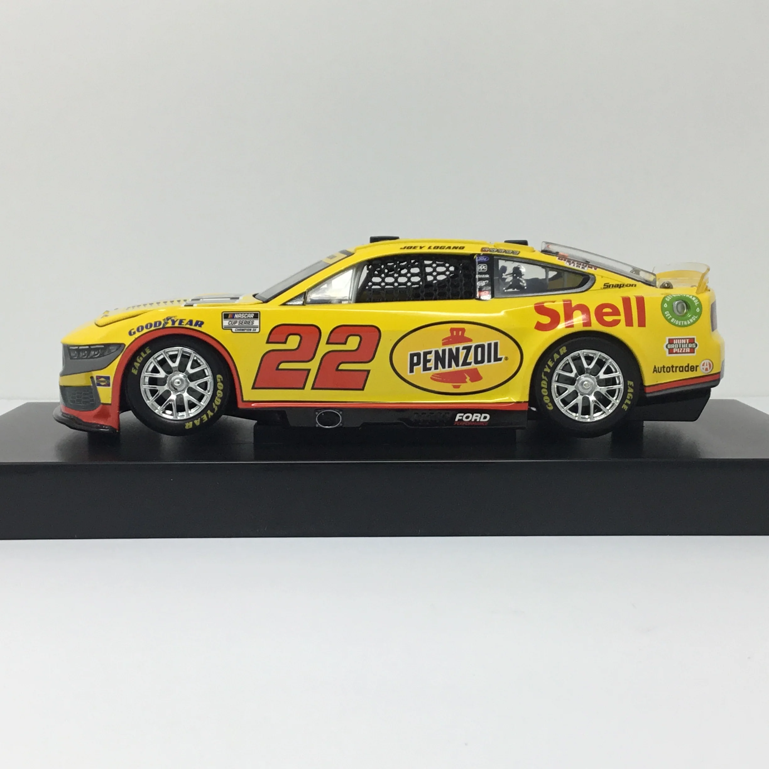 Joey Logano 2024 Shell-Pennzoil Cup Champion 1:24 Elite Diecast - Image 2