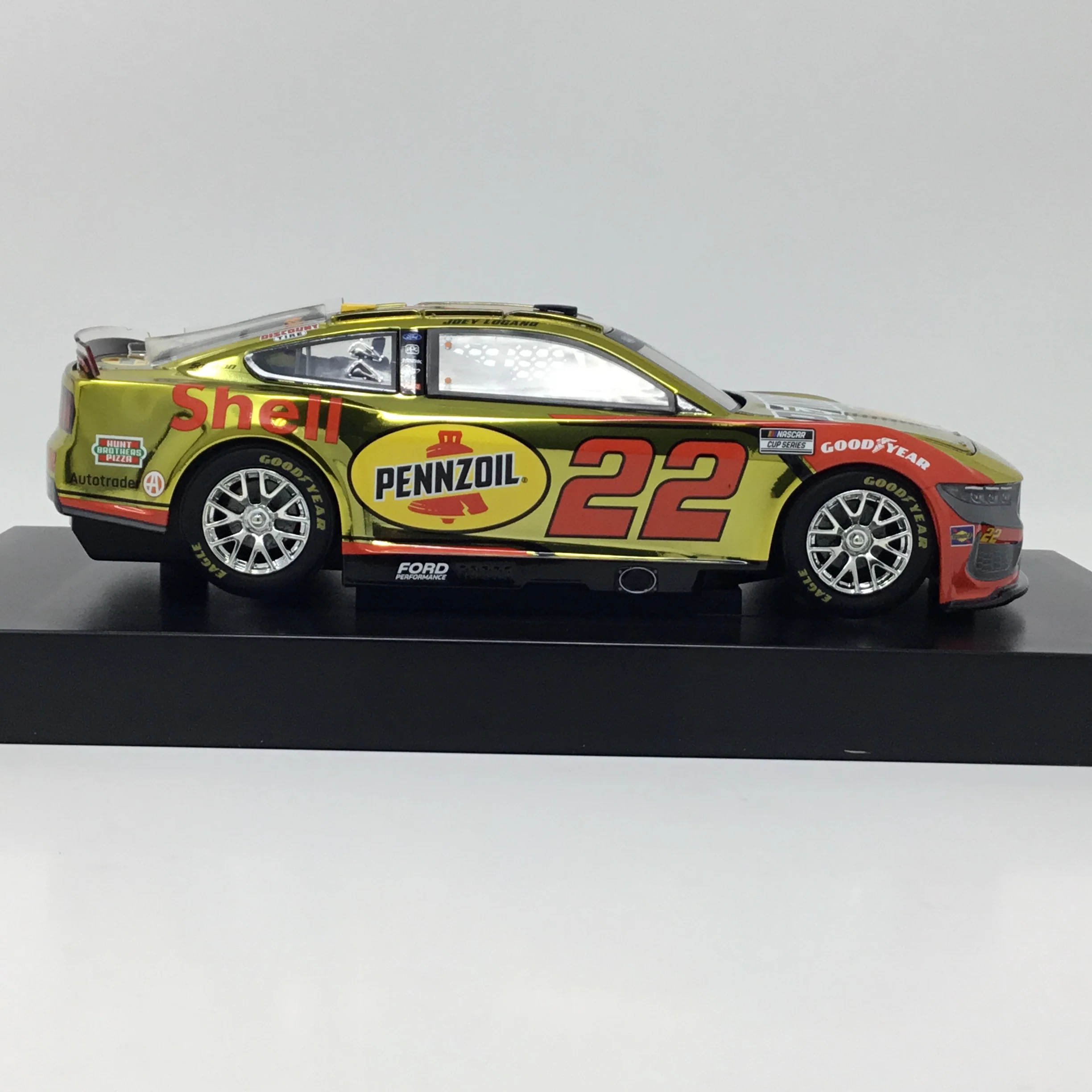 Joey Logano 2025 Shell-Pennzoil 1:24 Color Chrome Diecast - Image 4