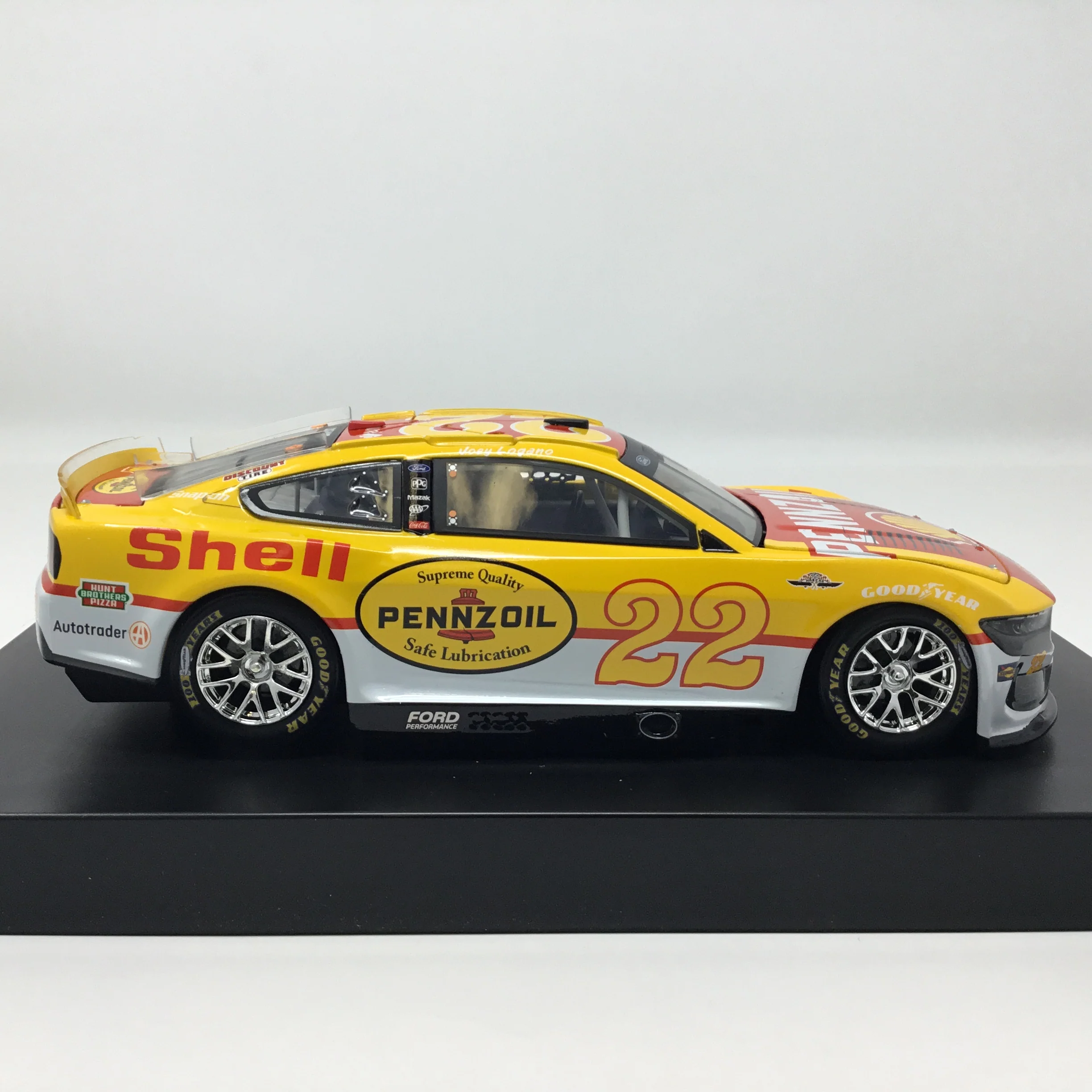 Joey Logano 2025 Shell-Pennzoil Throwback 1:24 Diecast - Image 4
