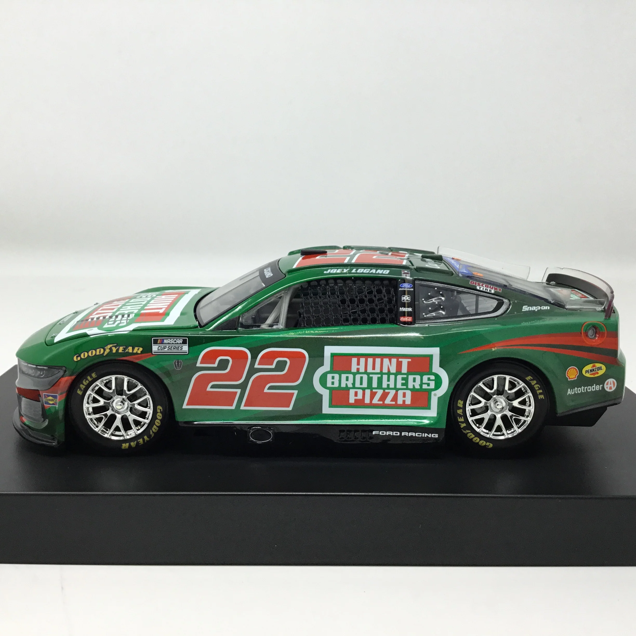 Joey Logano 2026 Hunt Brothers Pizza 1:24 Diecast - Image 2