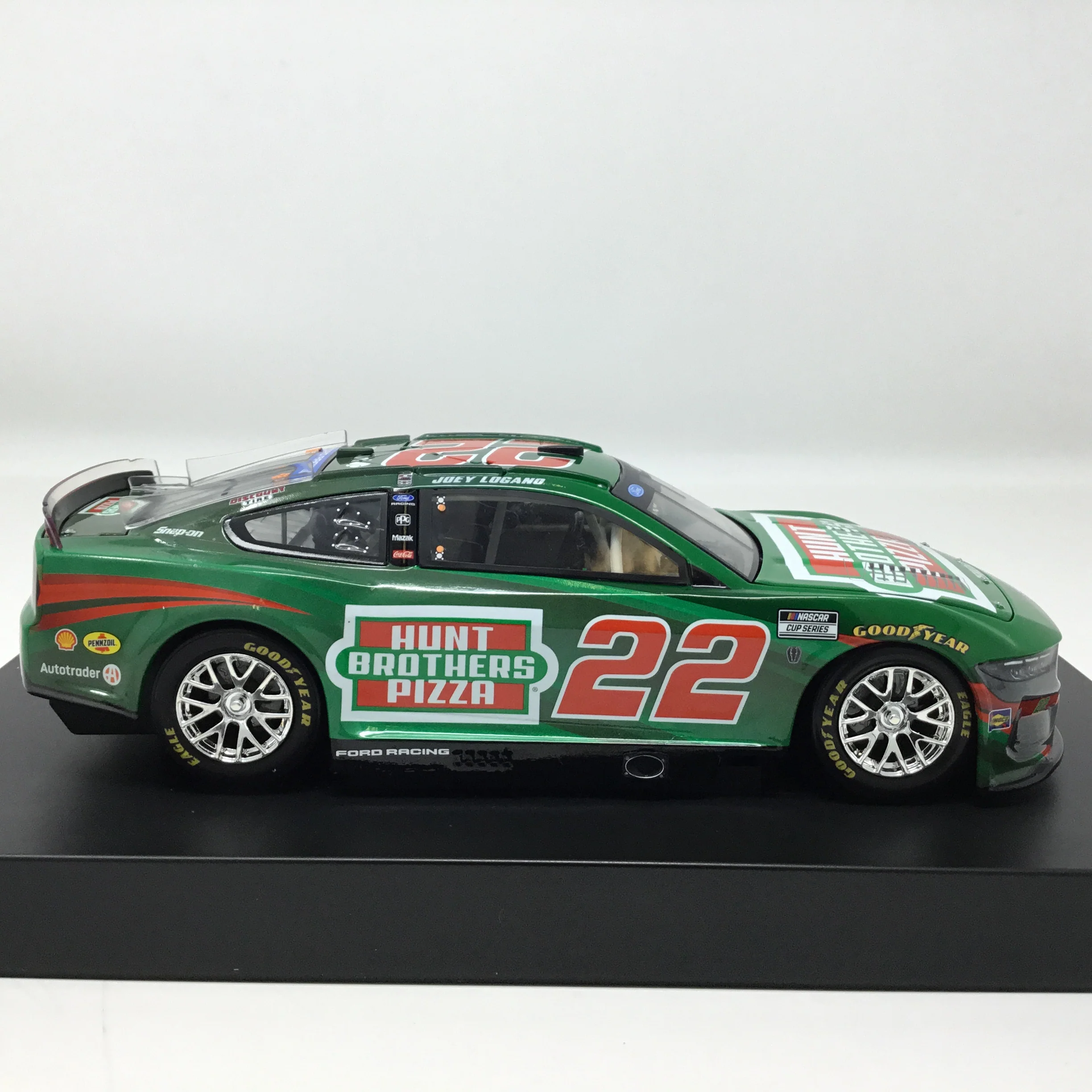 Joey Logano 2026 Hunt Brothers Pizza 1:24 Diecast - Image 4