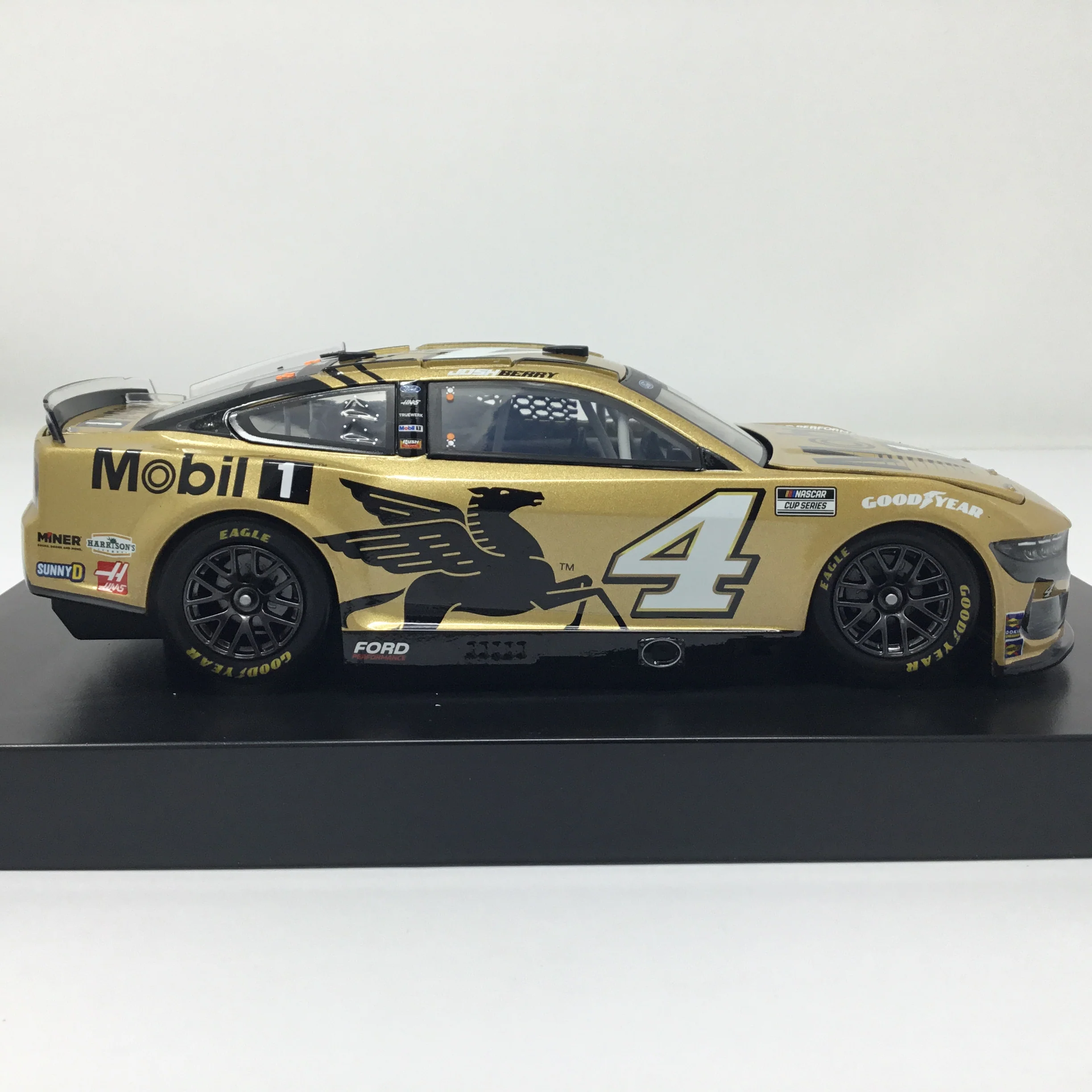 Josh Berry 2024 Mobil 1 50th Anniversary Elite 1:24 Diecast - Image 4