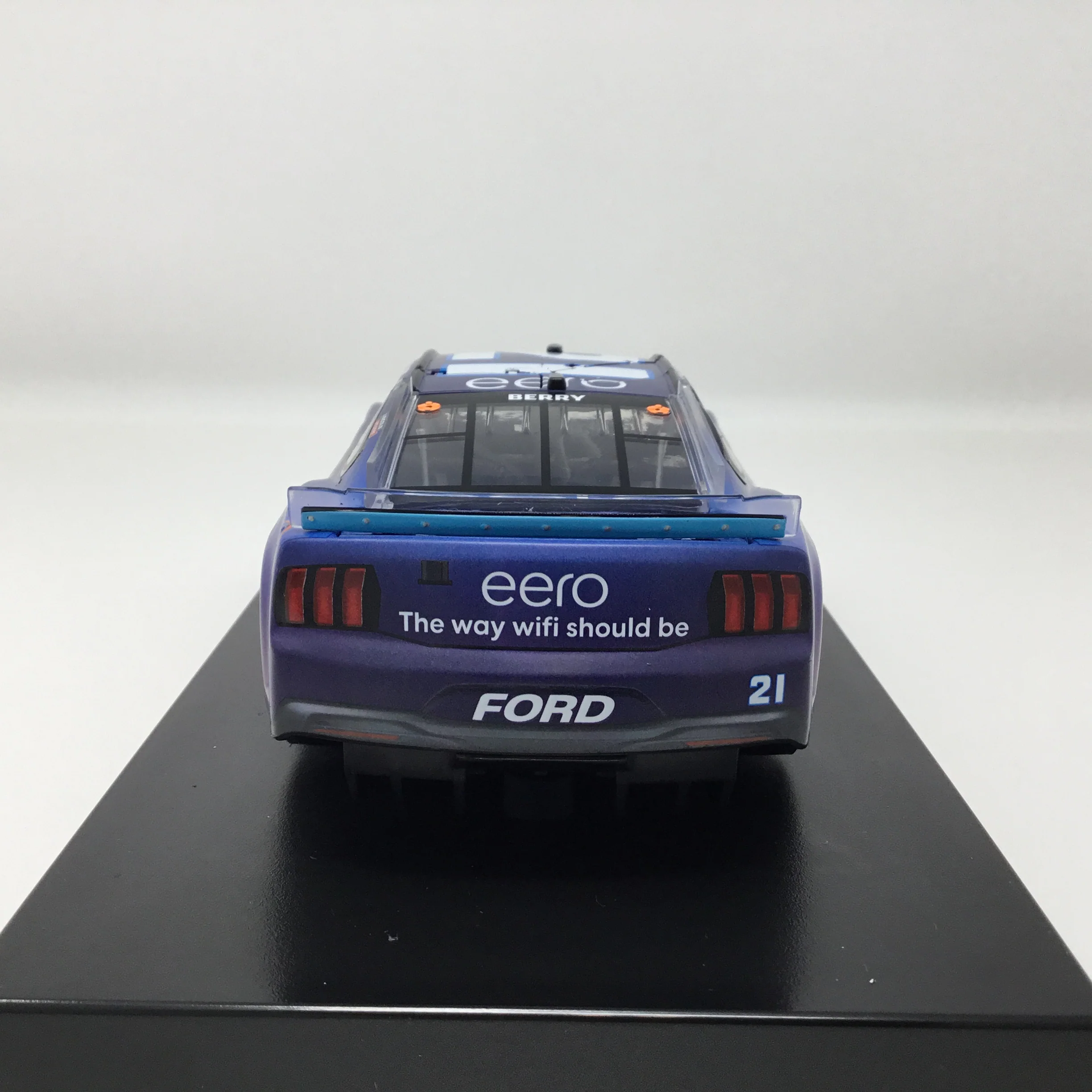 Josh Berry 2025 Eero 1:24 Diecast - Image 5