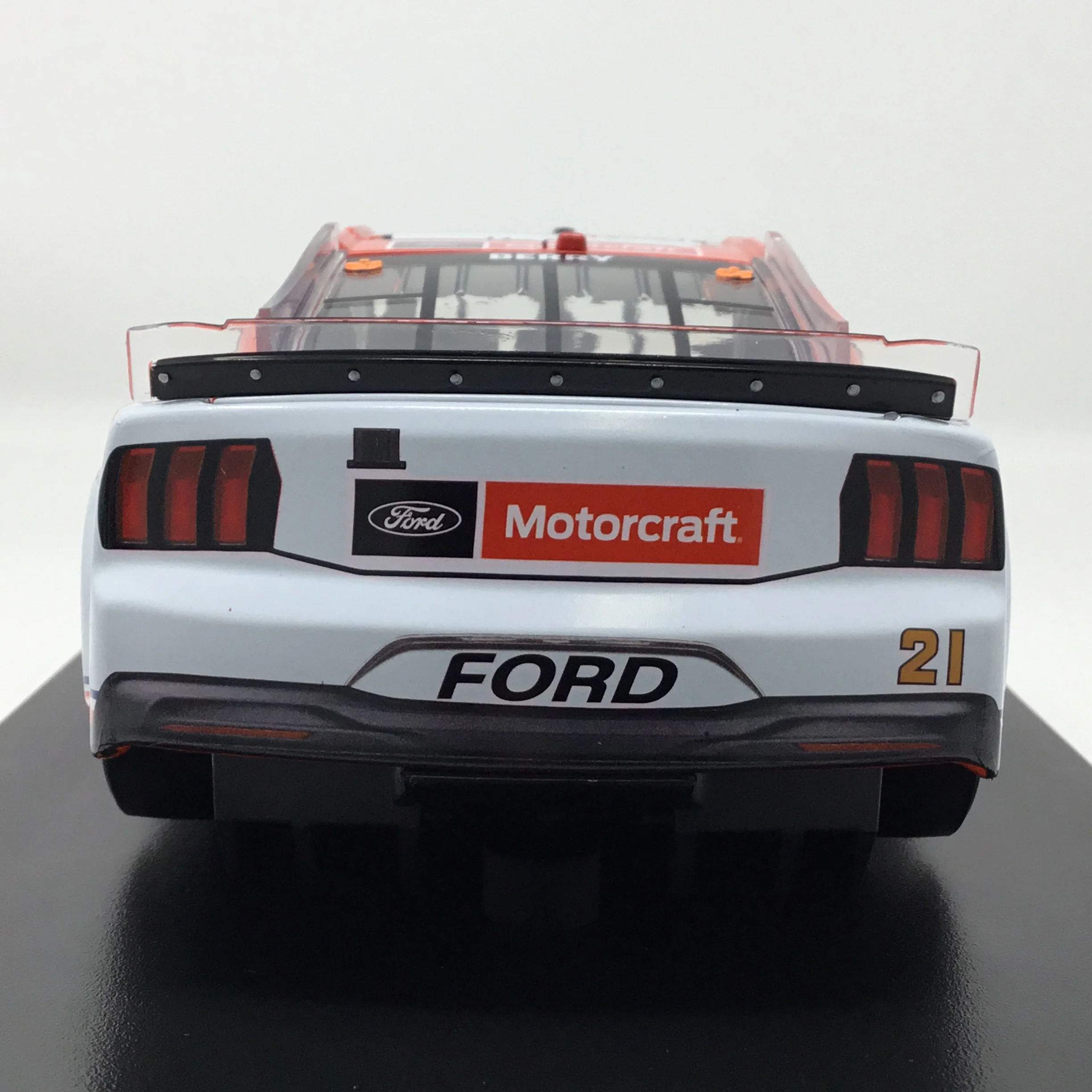 Josh Berry 2025 Motorcraft 1:24 Foil Number Diecast - Image 5