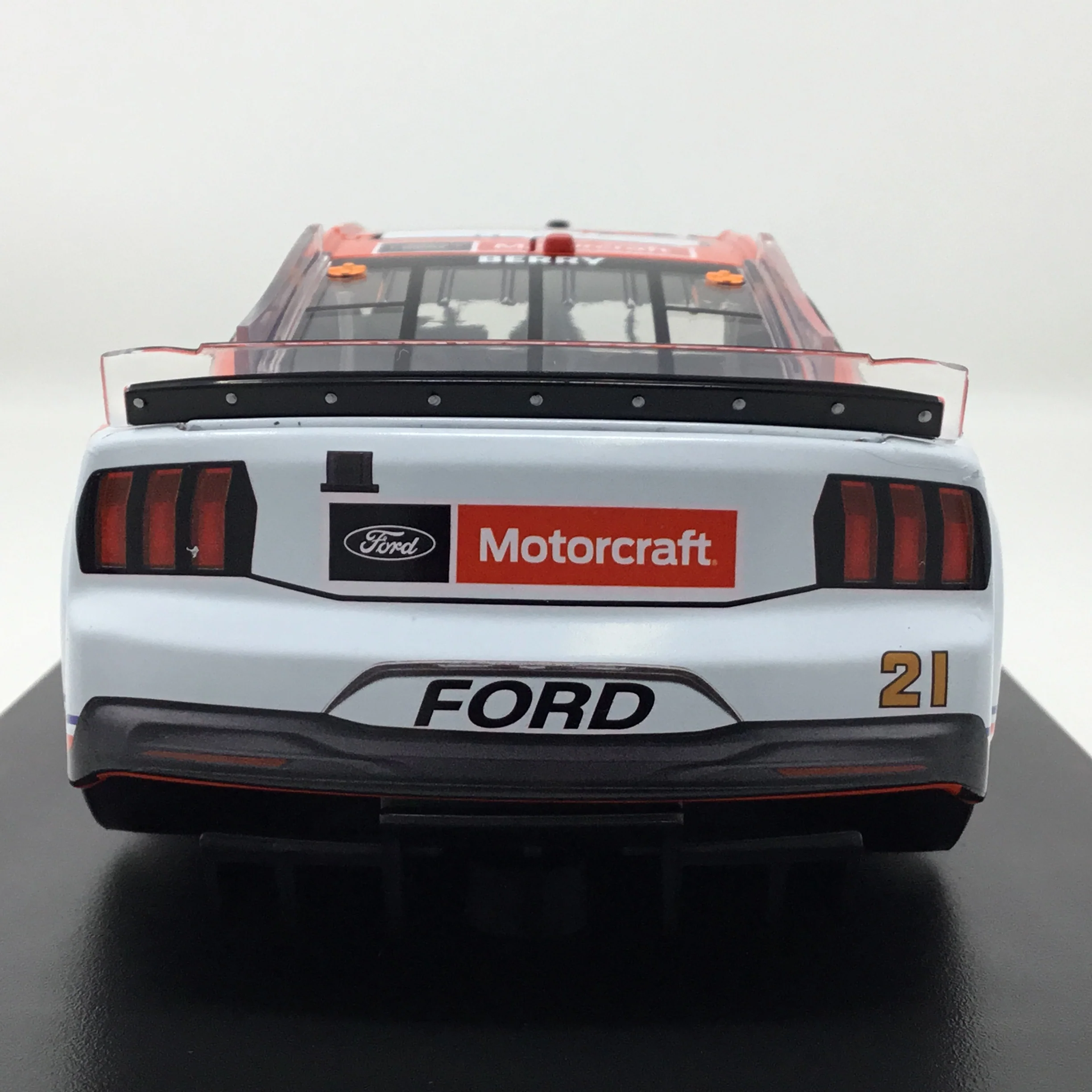 Josh Berry 2025 Motorcraft 1:24 Foil Number Elite Diecast - Image 5