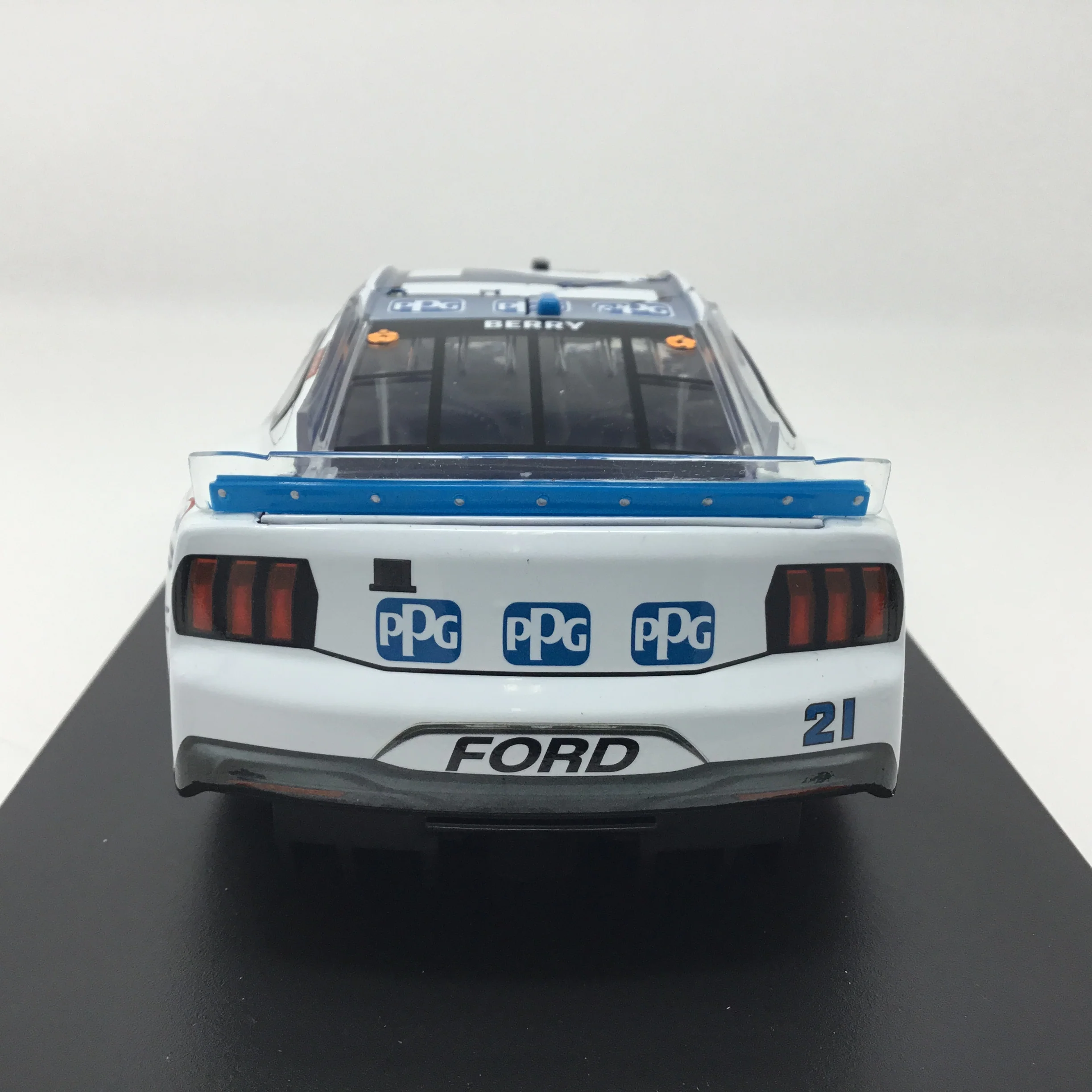 Josh Berry 2025 PPG Color Chrome 1:24 Diecast - Image 5