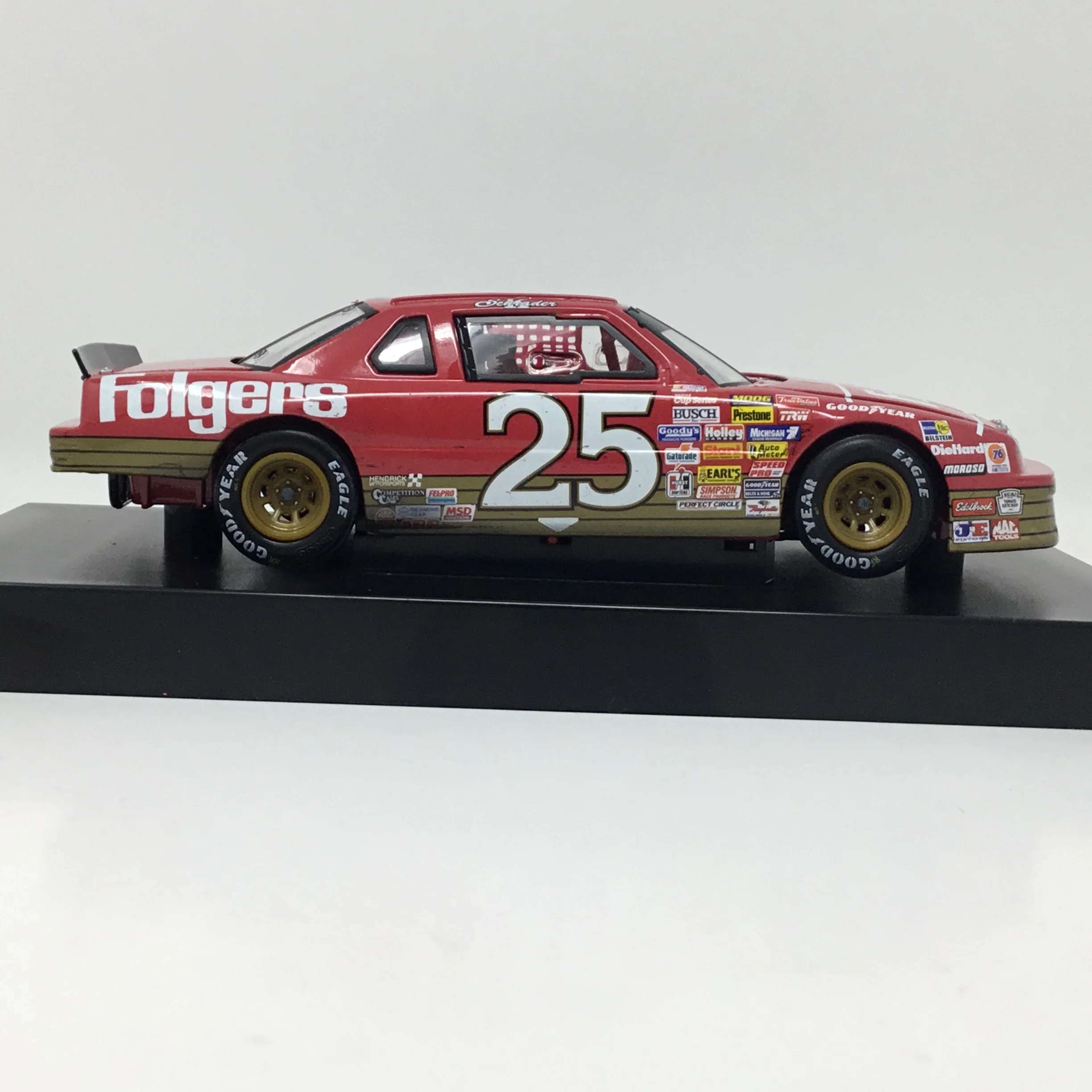 Ken Schrader 1989 Folgers Charlotte Race Win 1:24 Diecast - Image 4