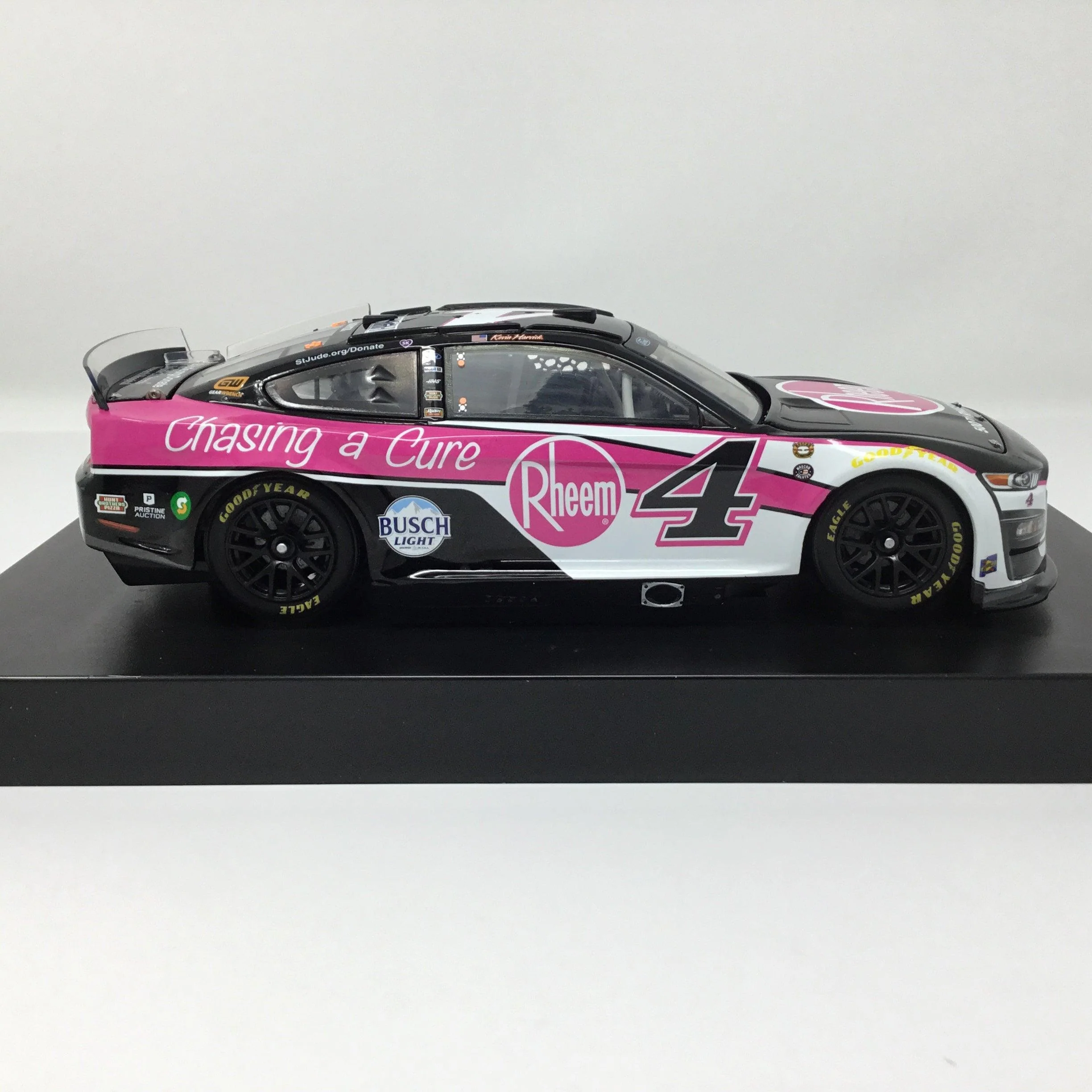 Kevin Harvick 2022 Rheem Chasing a Cure Elite 1:24 Diecast - Image 4