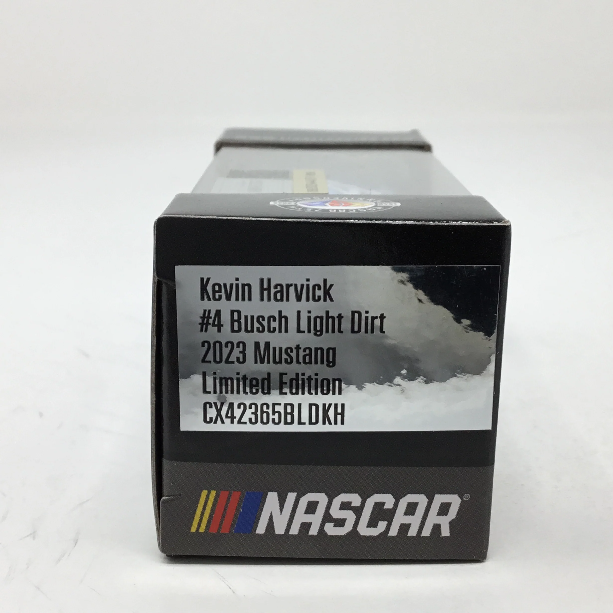 Kevin Harvick 2023 Busch Light #BREAK4BUSCH Bristol Dirt Foil Number 1:64 Diecast - Image 2