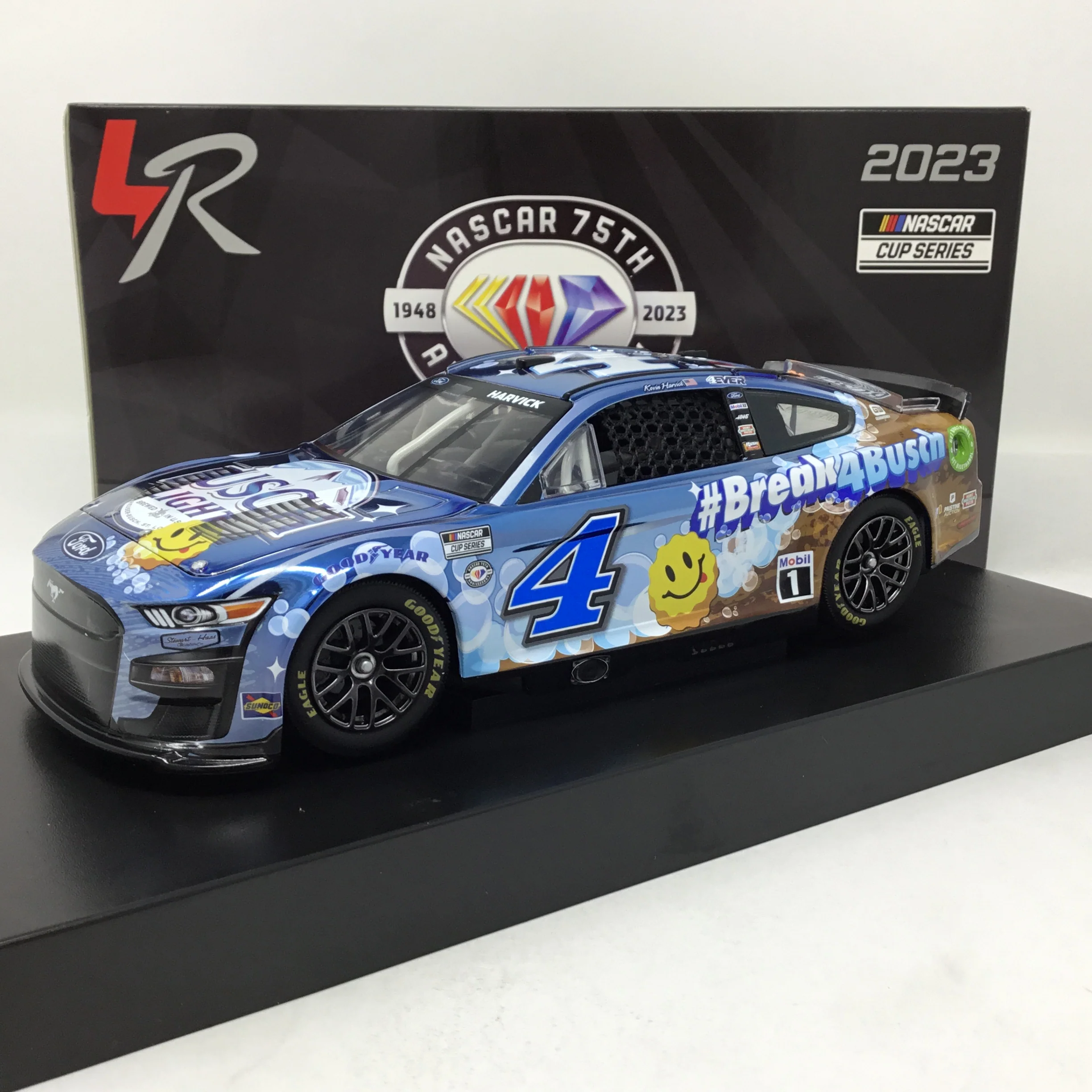 Kevin Harvick 2023 Busch Light Dirt 1:24 Color Chrome Diecast