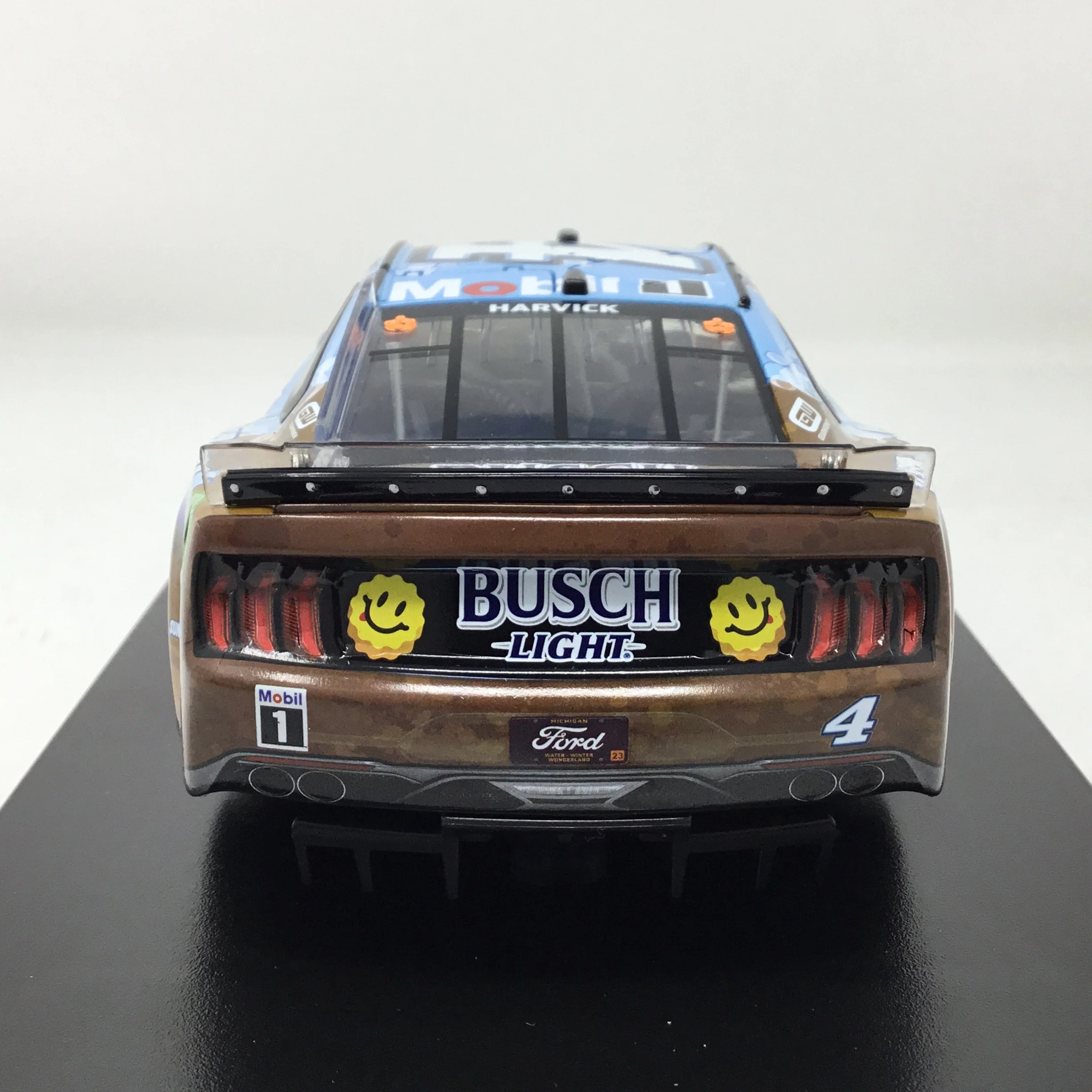 Kevin Harvick 2023 Busch Light Dirt 1:24 Elite Diecast - Image 5
