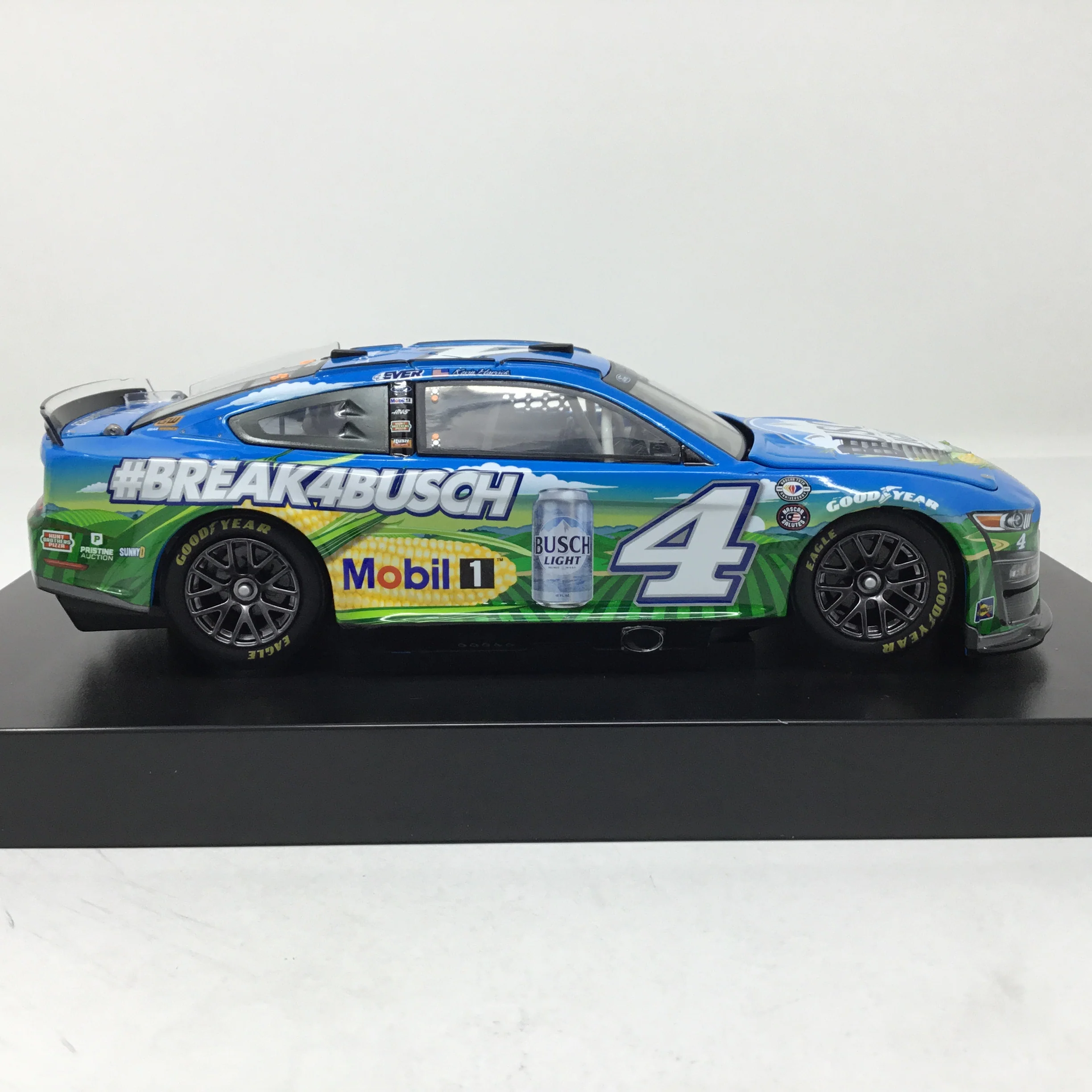 Kevin Harvick 2023 Busch Light Farmers 1:24 Elite Diecast - Image 4