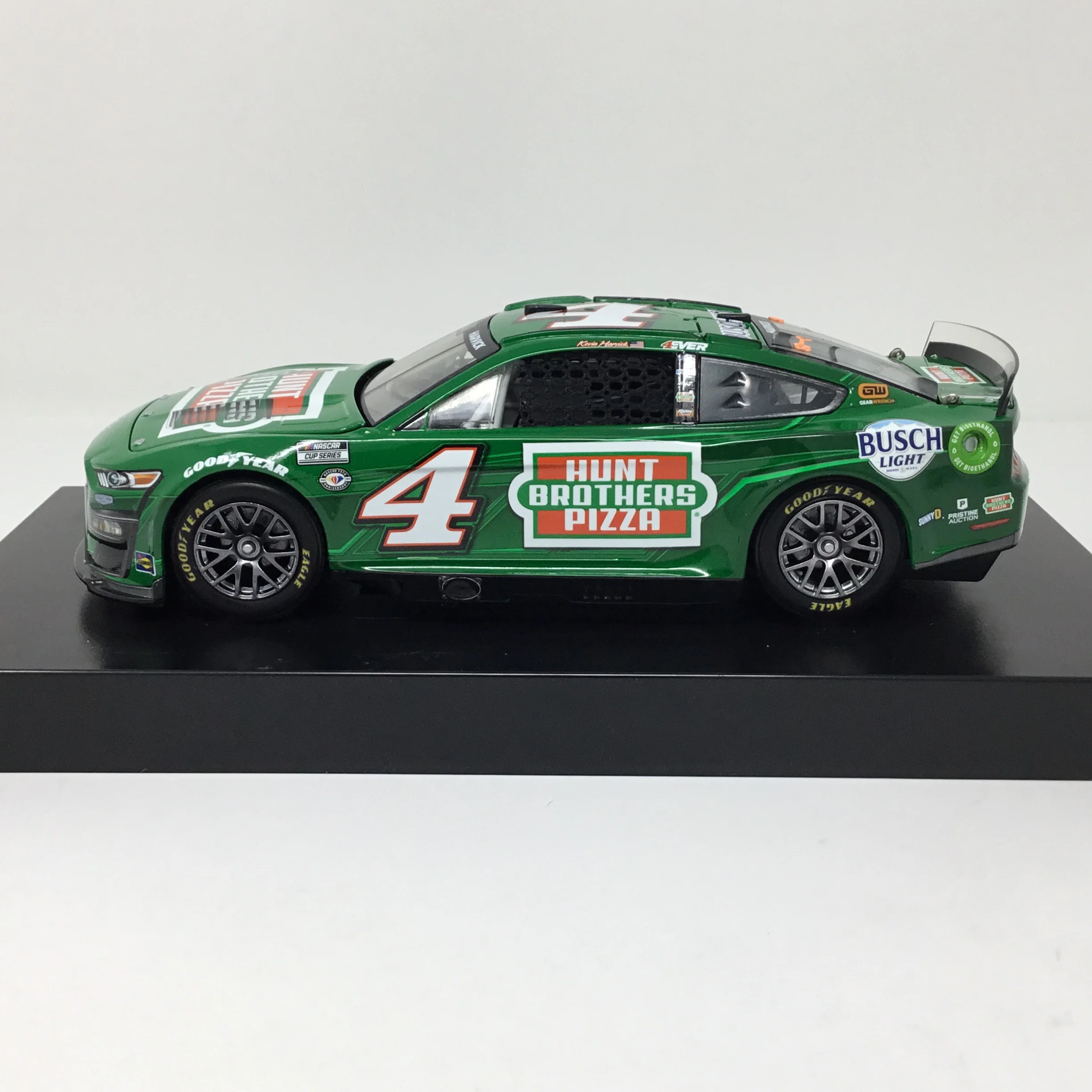 Kevin Harvick 2023 Hunt Brothers Pizza 1:24 Elite Diecast - Image 2