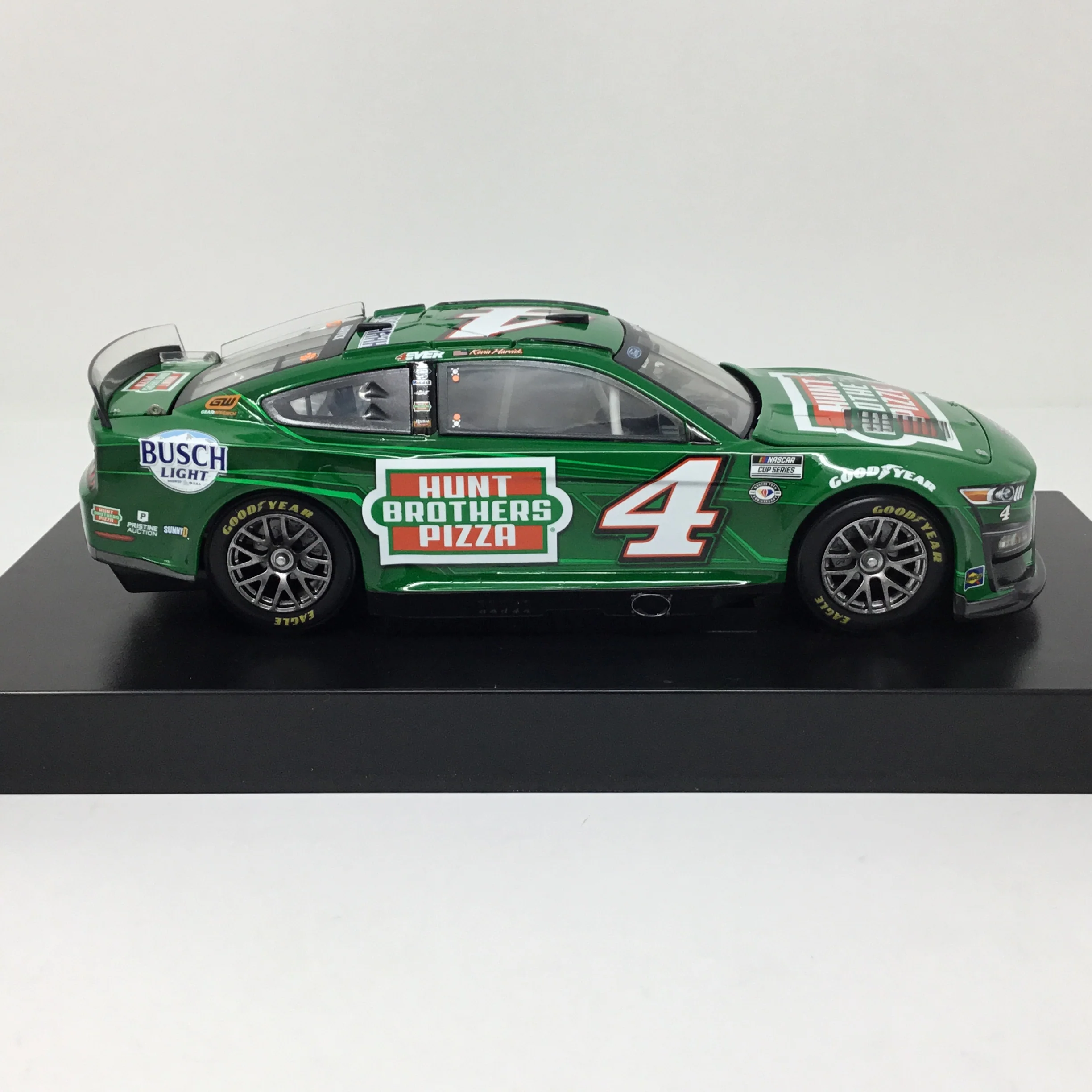 Kevin Harvick 2023 Hunt Brothers Pizza 1:24 Elite Diecast - Image 4