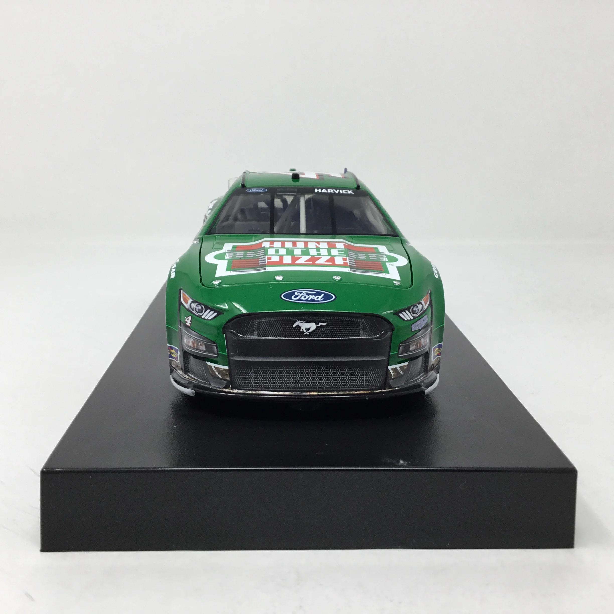 Kevin Harvick 2023 Hunt Brothers Pizza / Realtree Green 1:24 Elite Diecast - Image 3