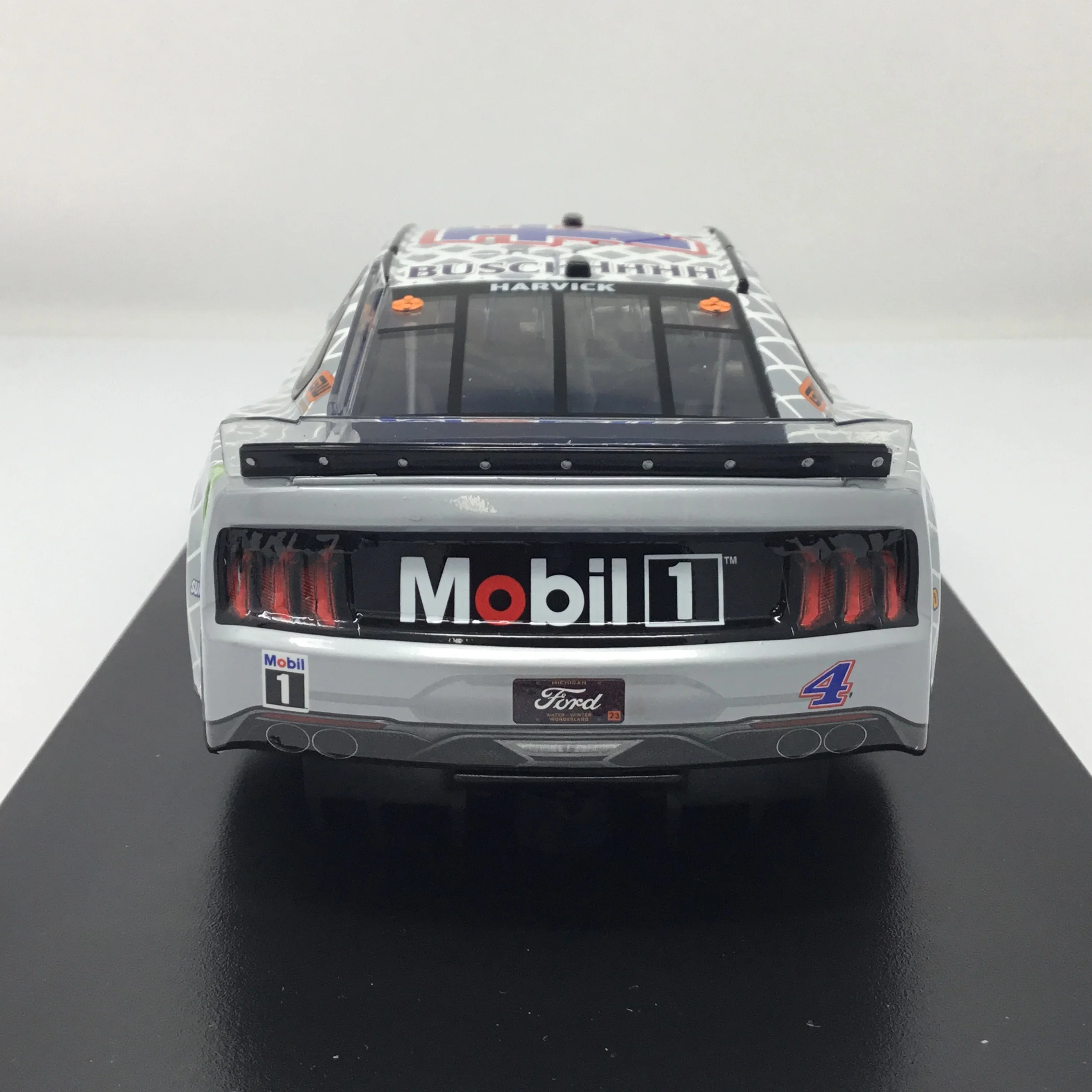 Kevin Harvick 2023 Mobil 1 Car Care / Lube Express 1:24 Diecast - Image 5