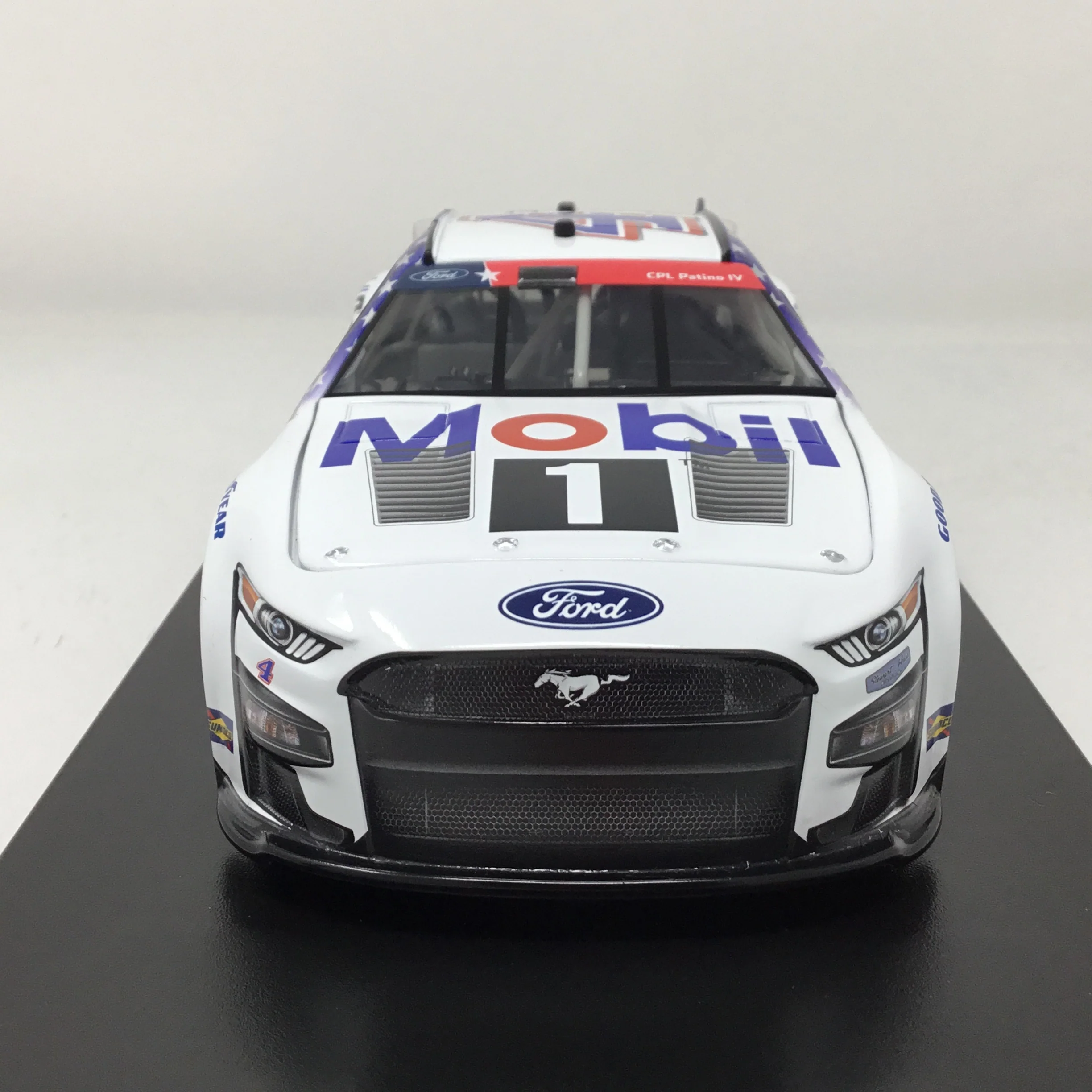 Kevin Harvick 2023 Mobil 1 Salutes Foil Number 1:24 Elite Diecast - Image 3