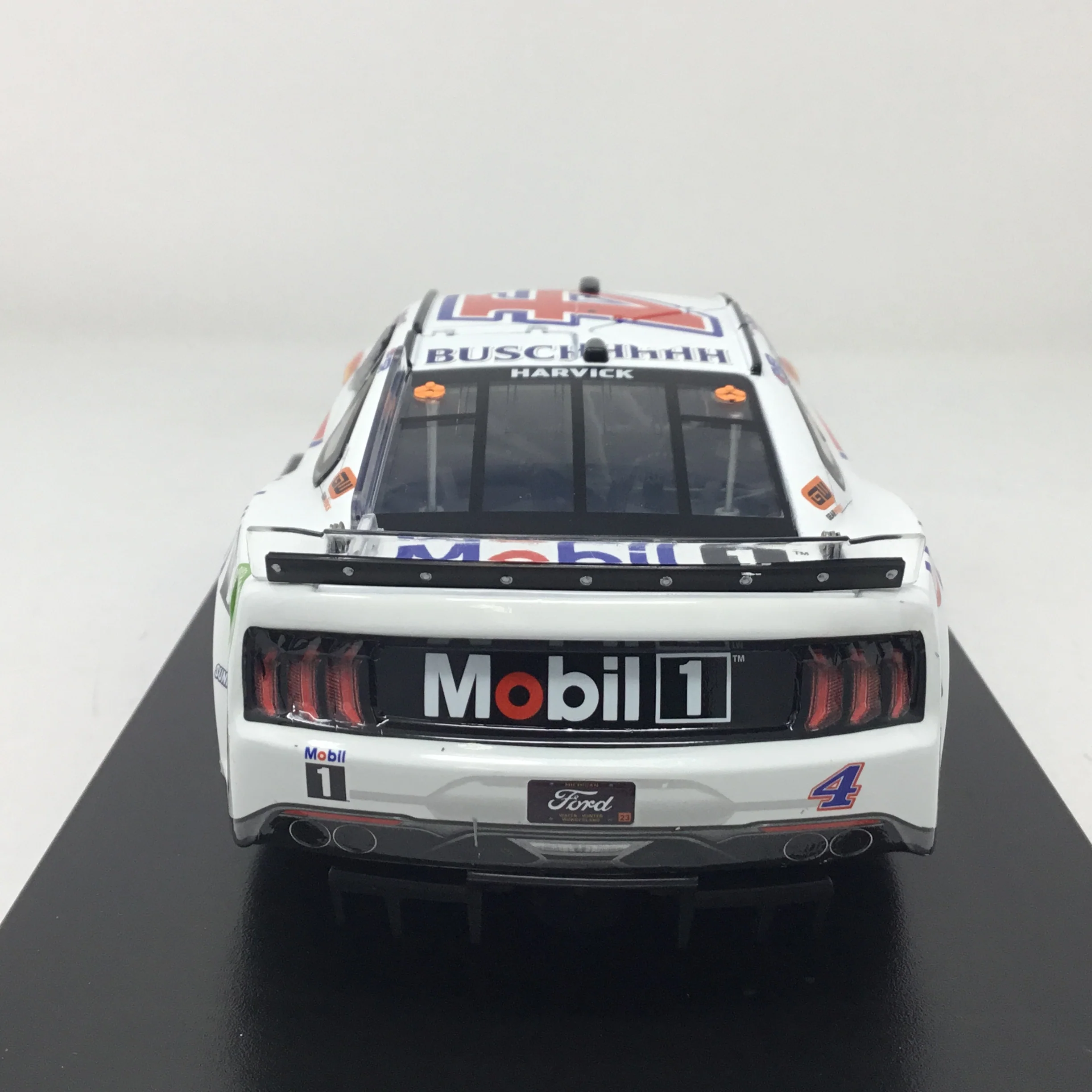 Kevin Harvick 2023 Mobil 1 Wings 1:24 Elite Diecast - Image 5