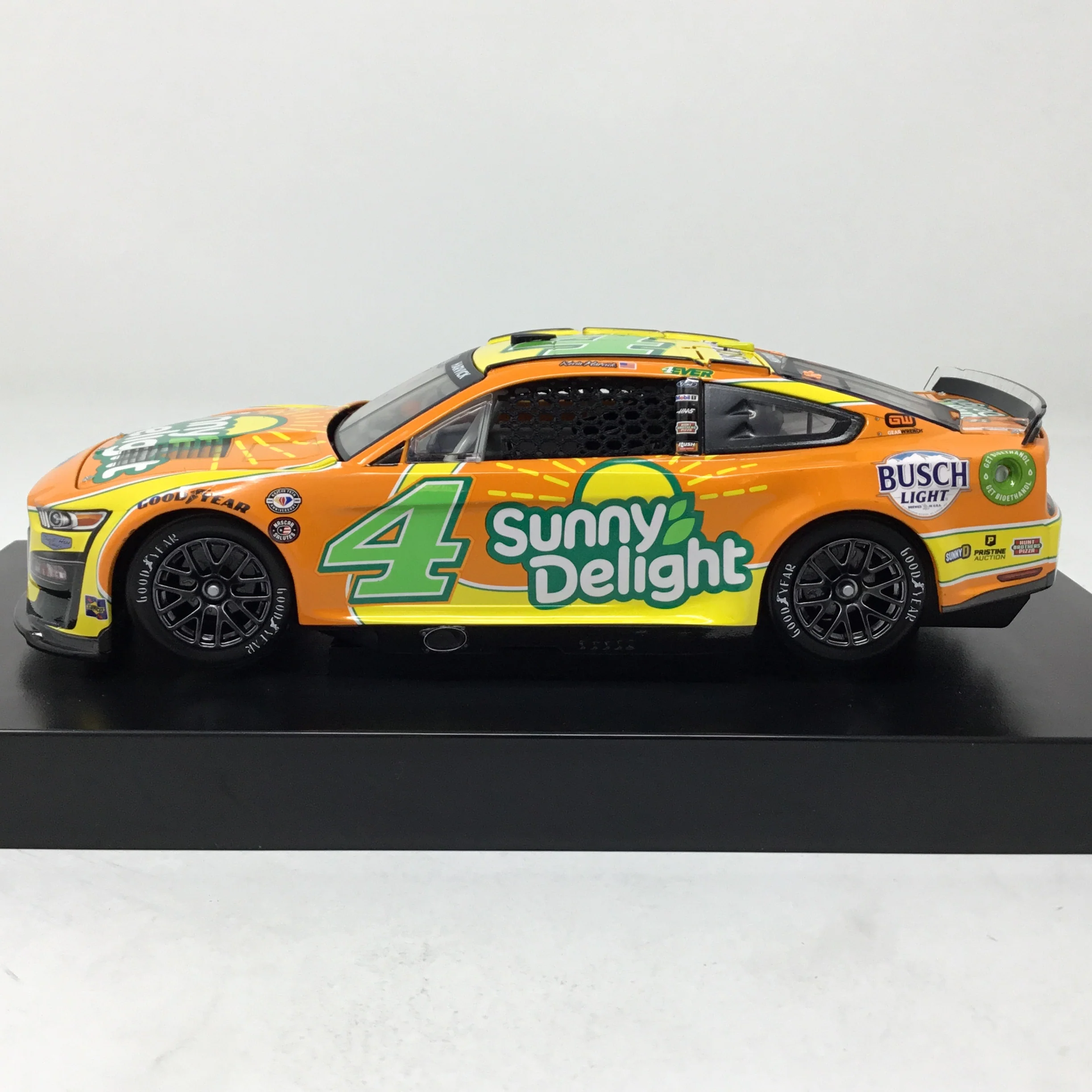 Kevin Harvick 2023 Sunny Delight Darlington Throwback 1:24 Diecast - Image 2