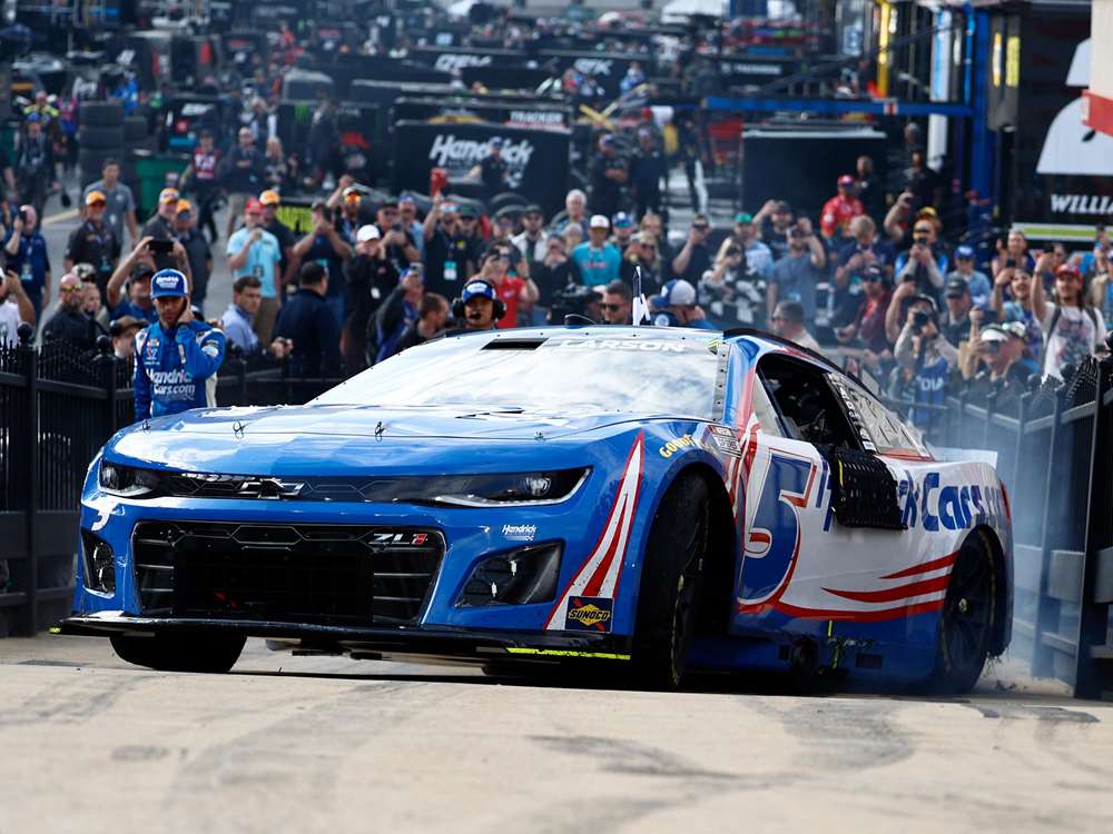 Kyle Larson 2025 Hendrickcars.com Bristol Race Win 1:64 Diecast - Image 4
