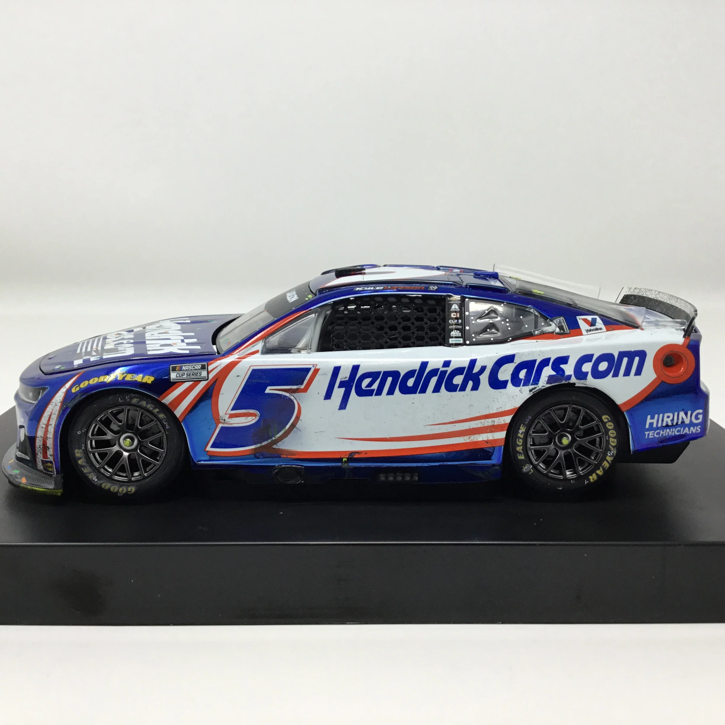 Kyle Larson 2025 Hendrickcars.com Homestead Race Win Color Chrome 1:24 Diecast - Image 2