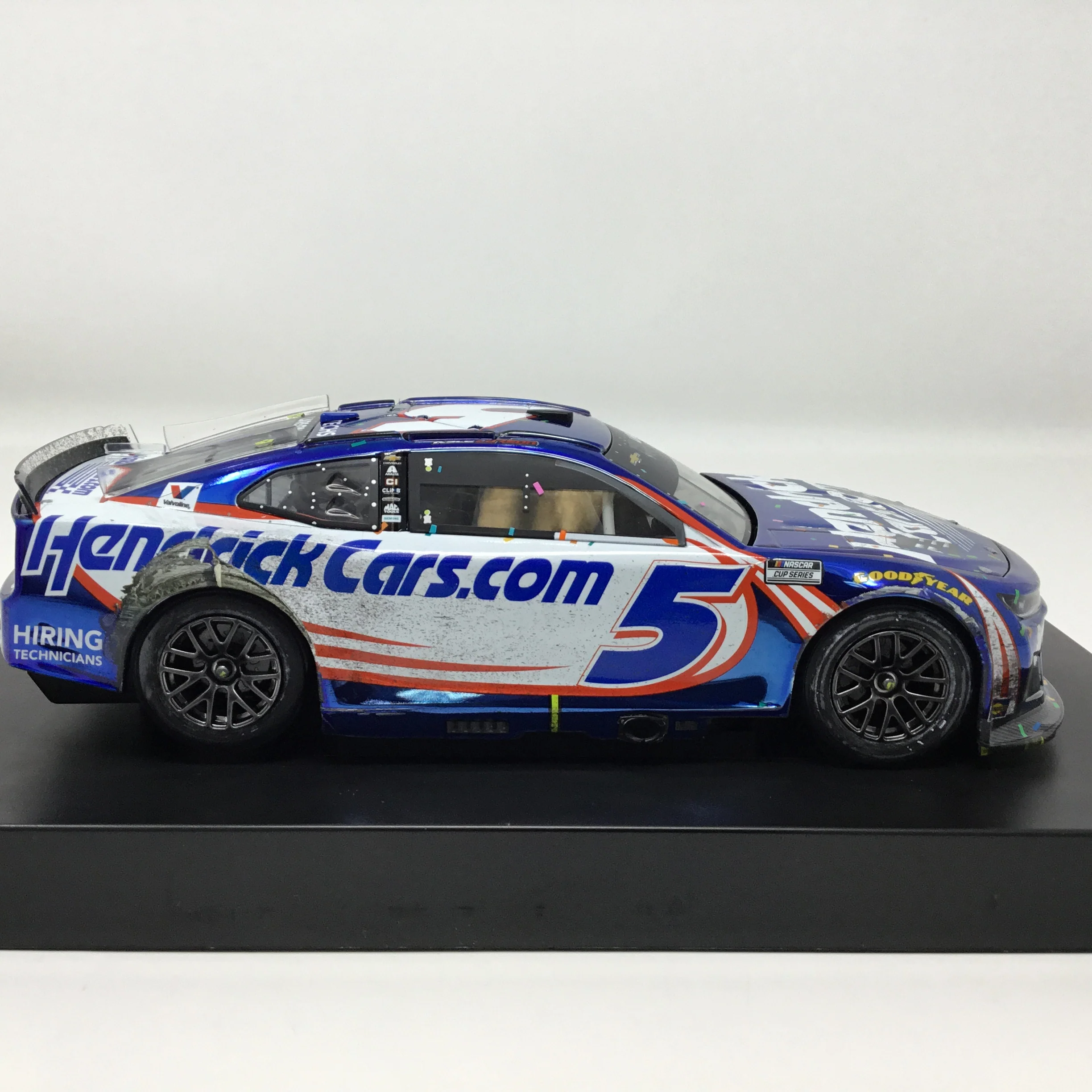 Kyle Larson 2025 Hendrickcars.com Homestead Race Win Color Chrome 1:24 Diecast - Image 4