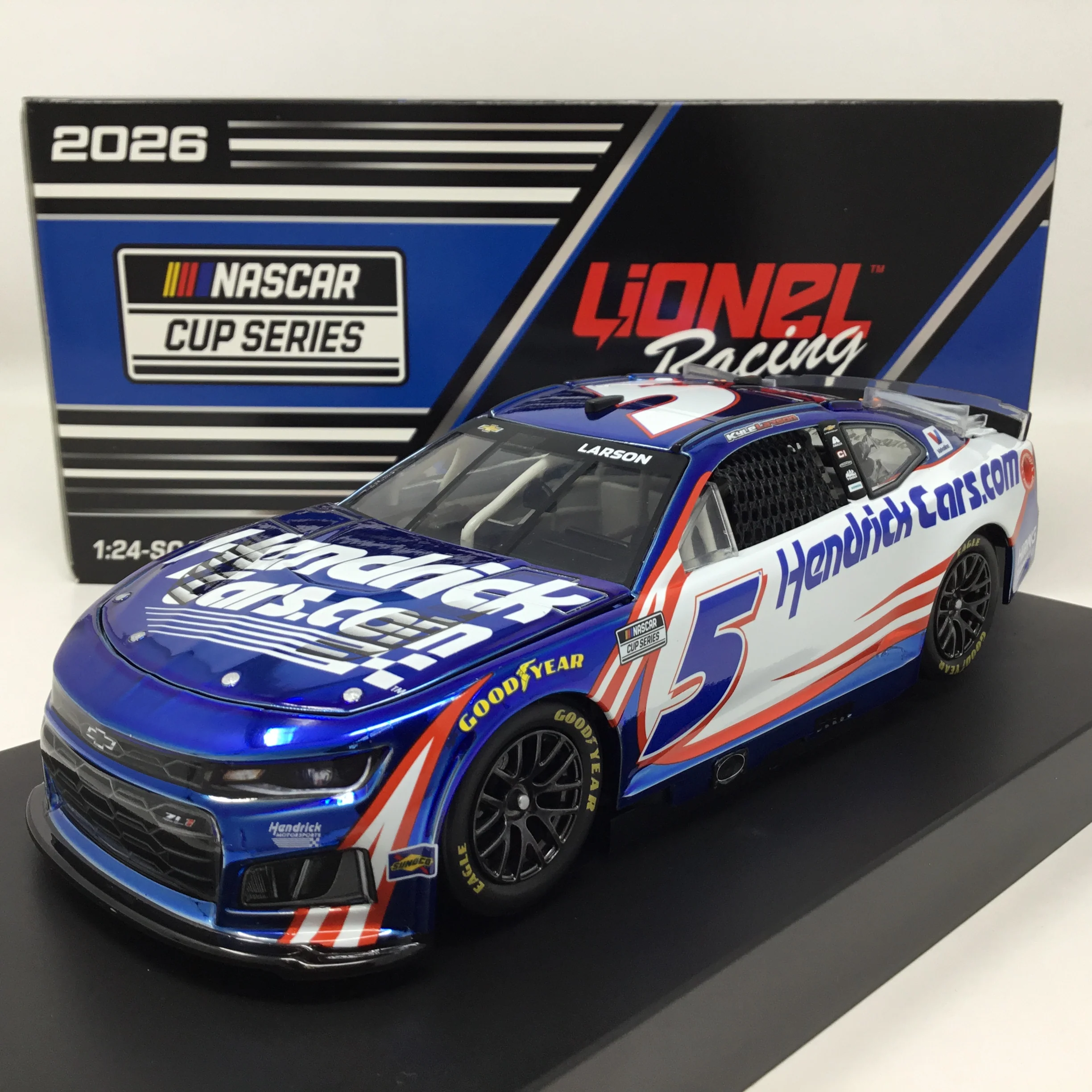 Kyle Larson 2026 Hendrickcars.com Color Chrome 1:24 Diecast