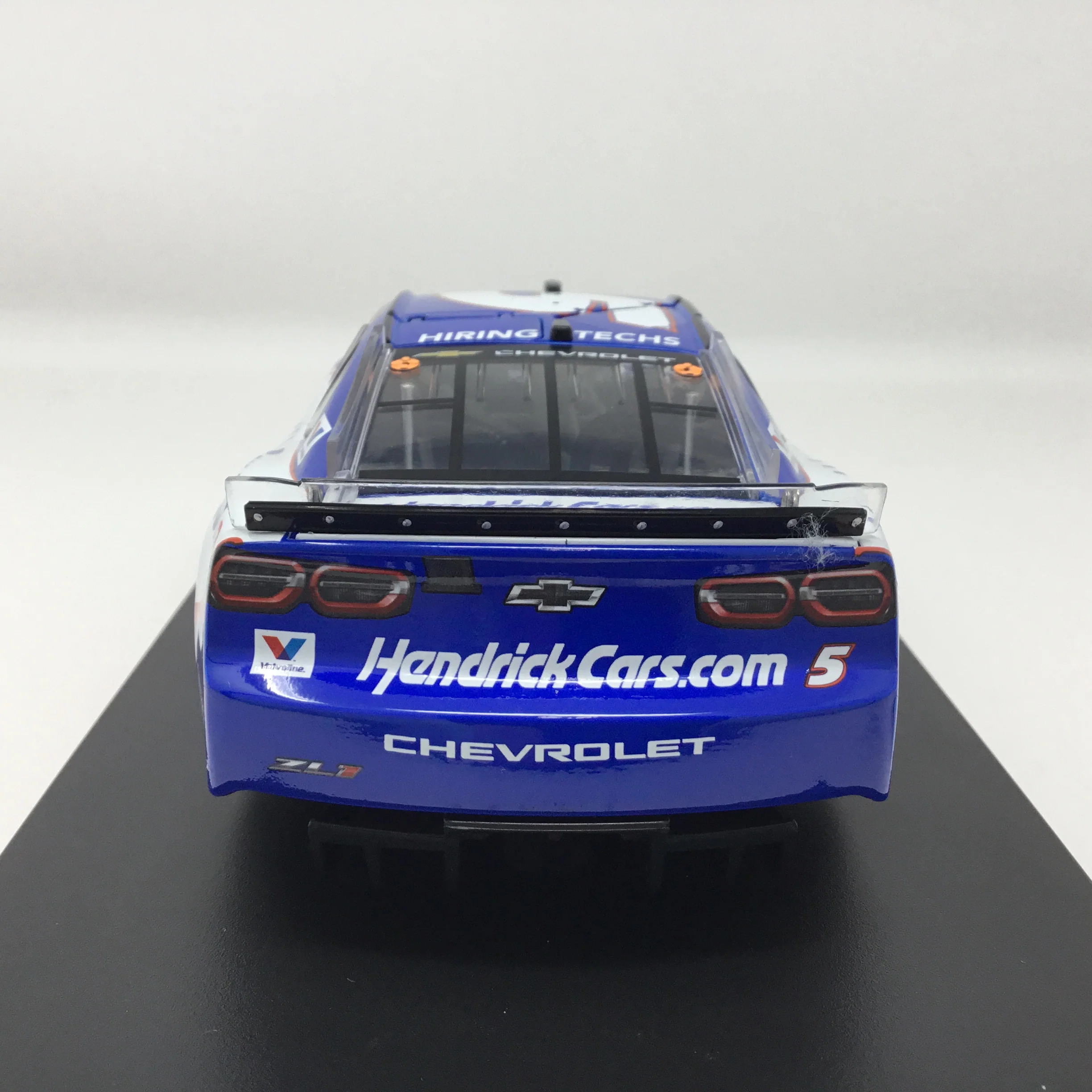 Kyle Larson 2026 Hendrickcars.com Elite 1:24 Diecast - Image 5