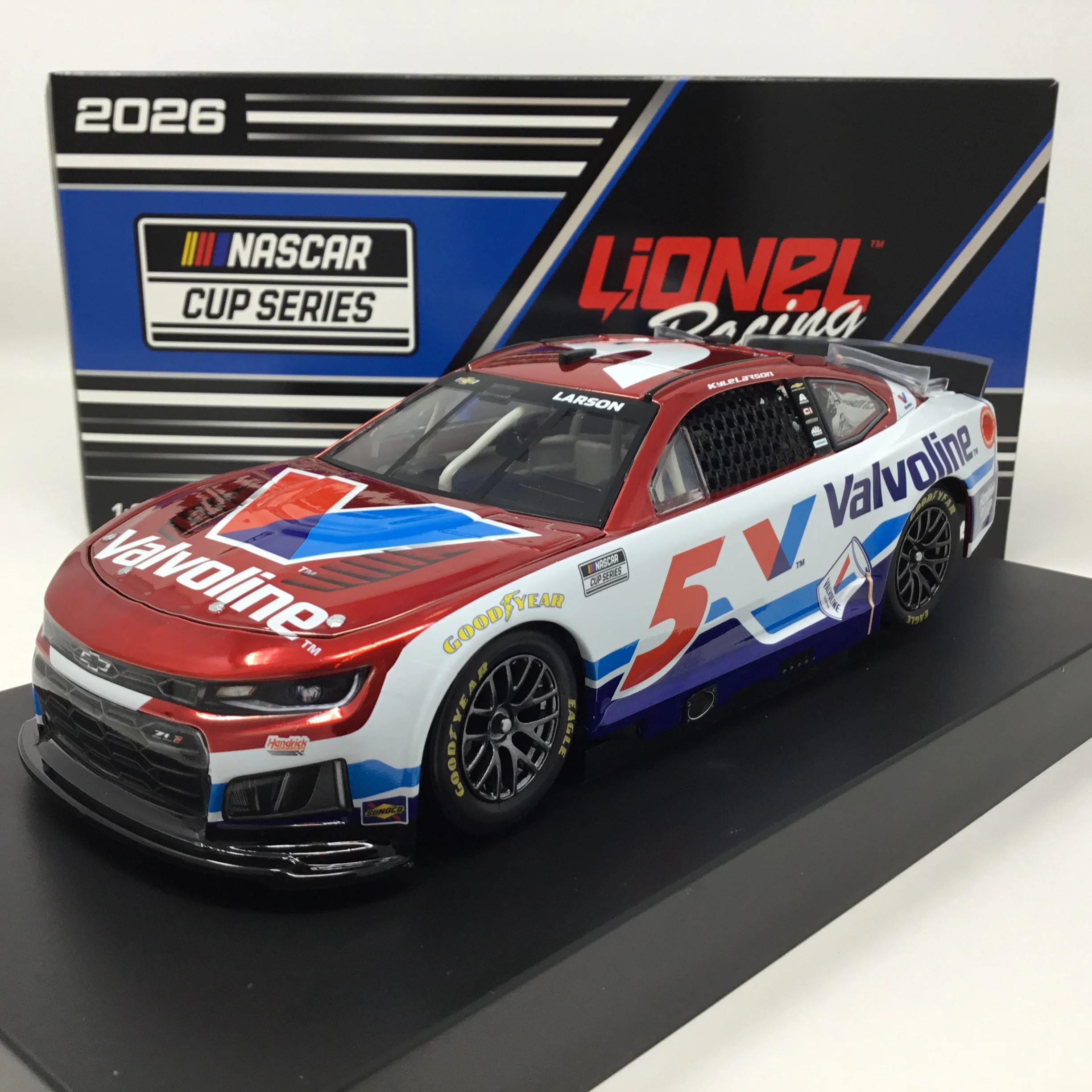 Kyle Larson 2026 Valvoline Color Chrome 1:24 Diecast