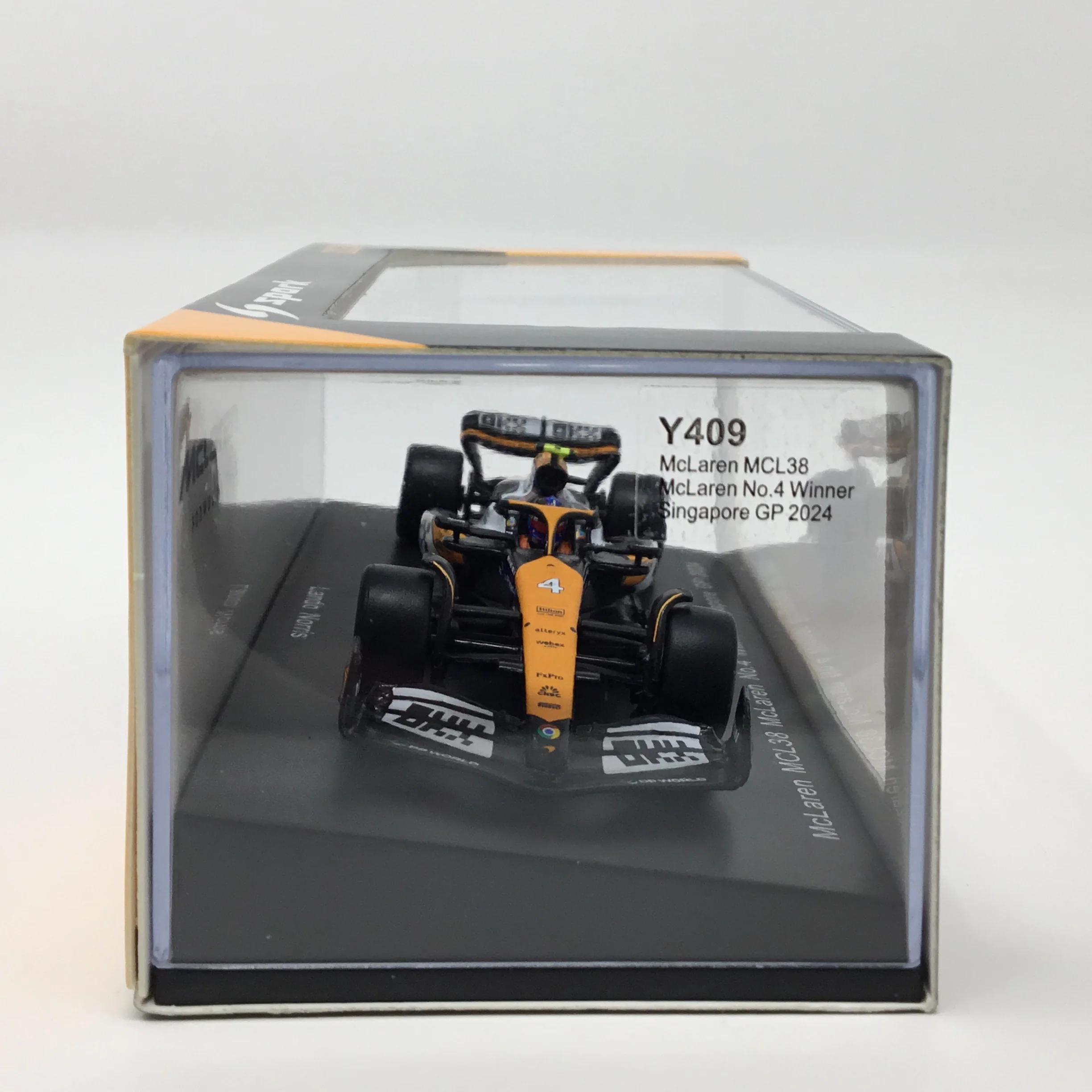 Lando Norris 2024 McLaren MCL38 Singapore GP Win Spark F1 1:64 Diecast - Image 2