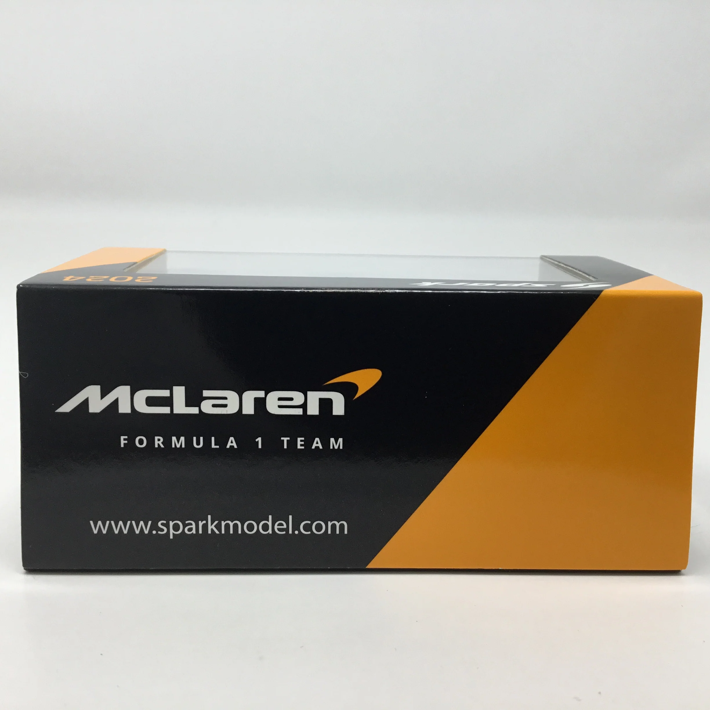 Lando Norris McLaren MCL38 2024 Abu Dhabi GP Winner Spark F1 1:64 Diecast - Image 4