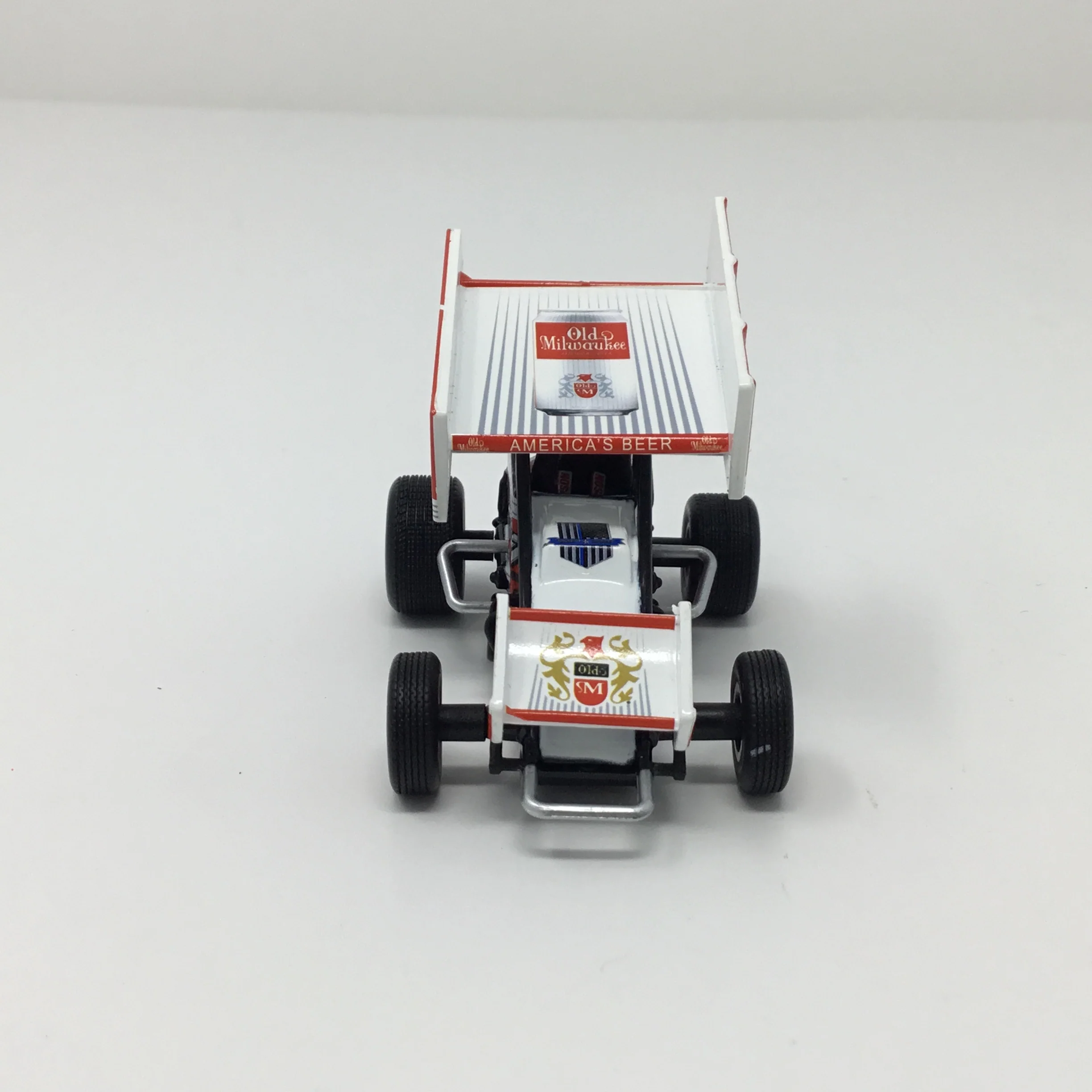 Lucas Wolfe 2024 Old Milwaukee Sprint Car 1:50 Diecast - Image 3