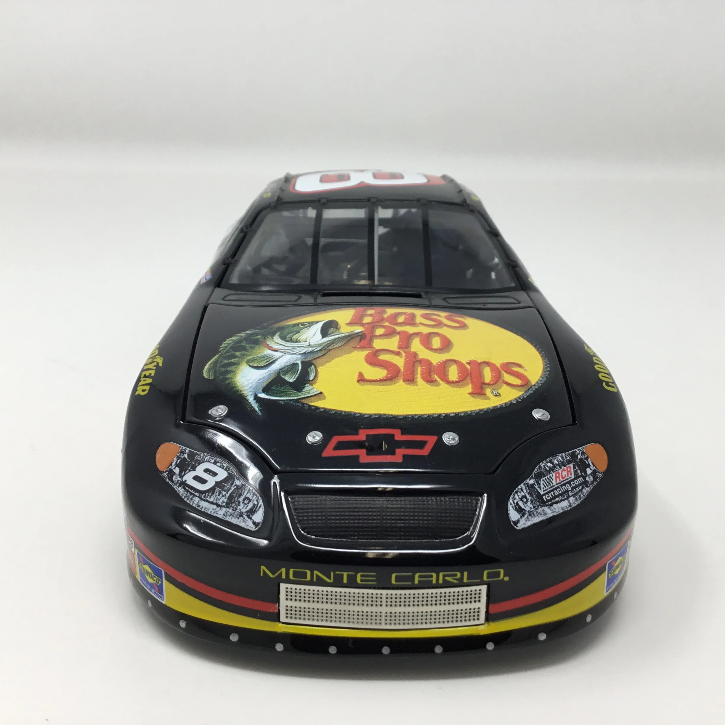 Martin Truex Jr. 2004 Chance 2 / Bass Pro Shops 1:24 Diecast - Image 3