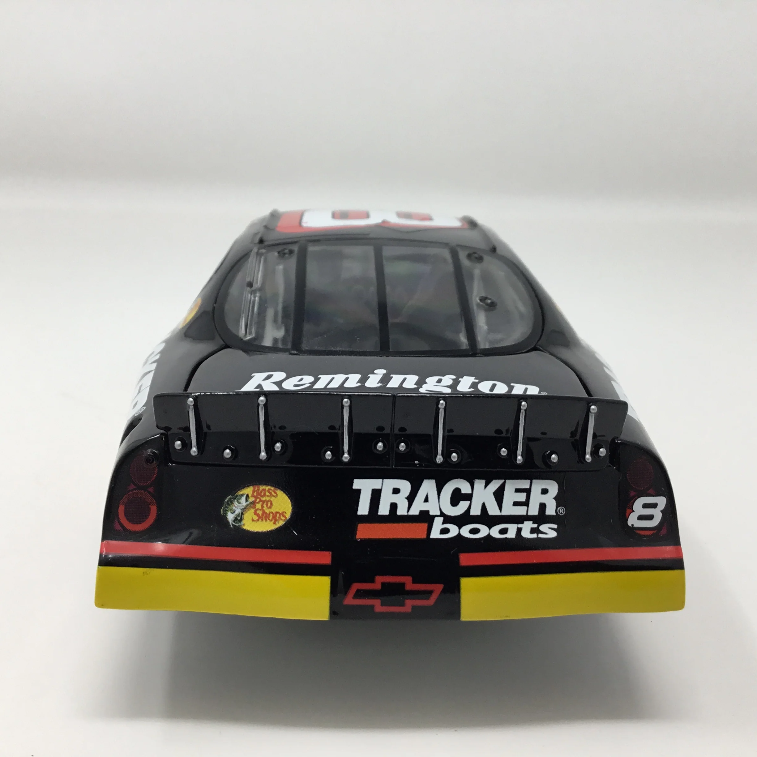 Martin Truex Jr. 2004 Chance 2 / Bass Pro Shops 1:24 Diecast - Image 5