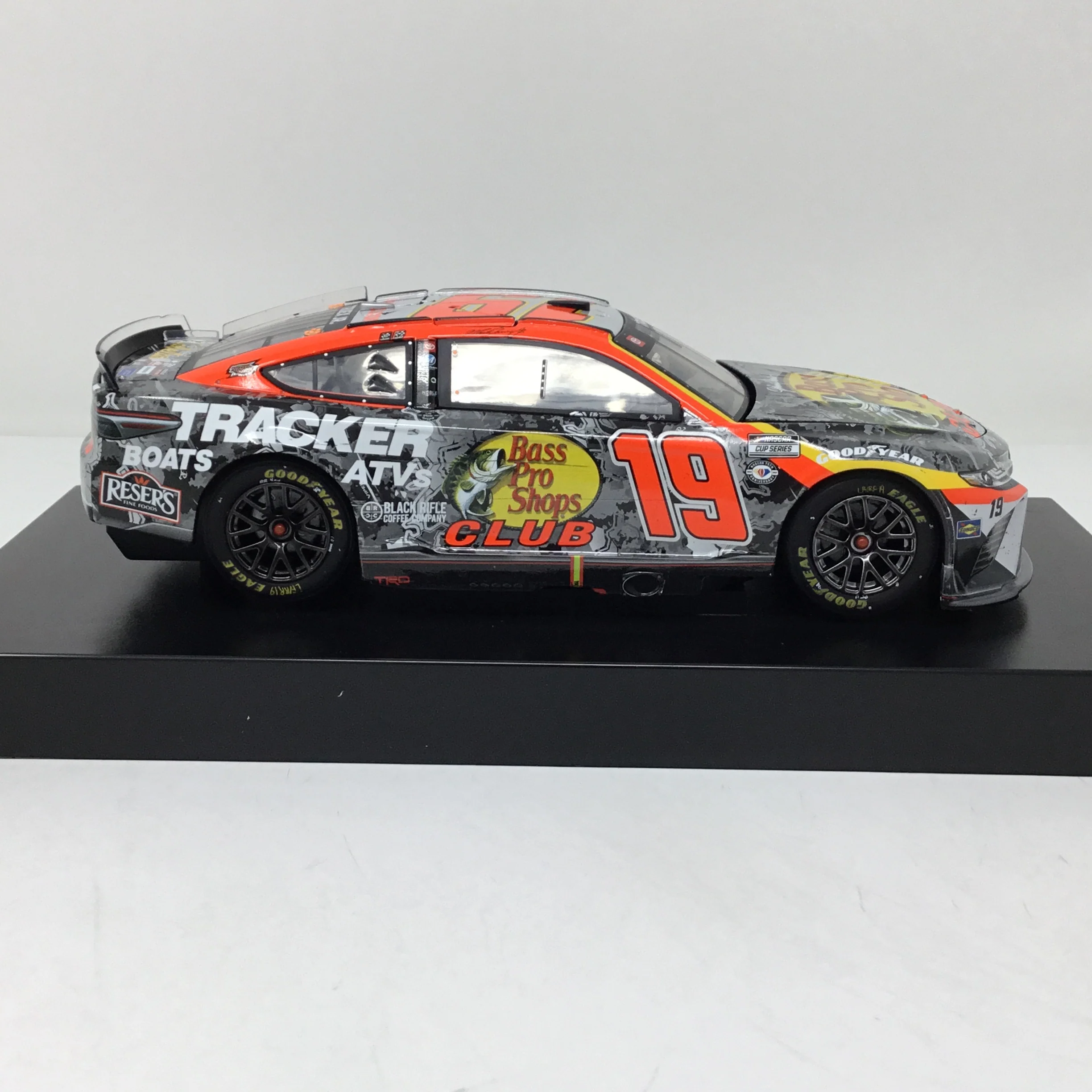 Martin Truex Jr. 2023 Bass Pro Shops Sonoma Race Win 1:24 Diecast - Image 5