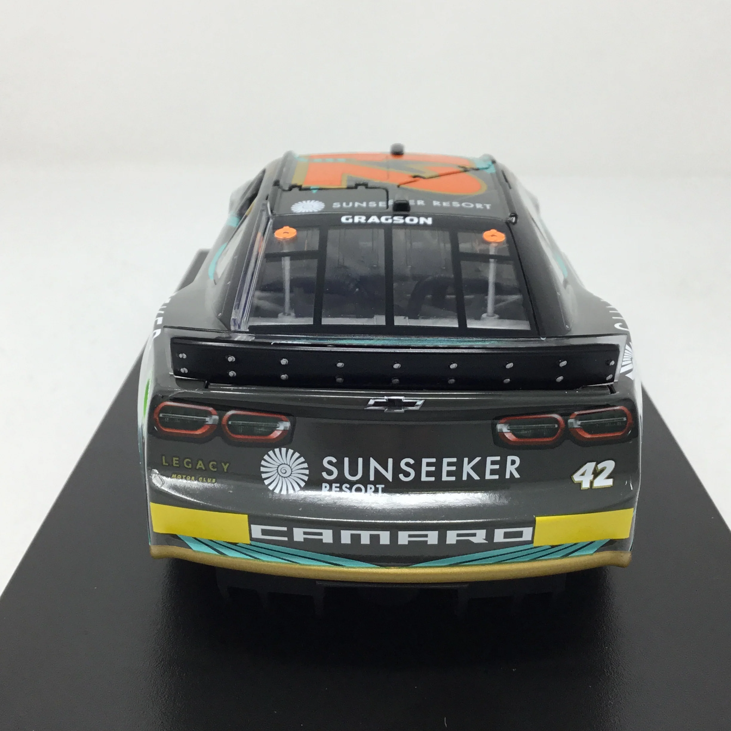 Noah Gragson 2023 Sunseeker Resort 1:24 Diecast - Image 5