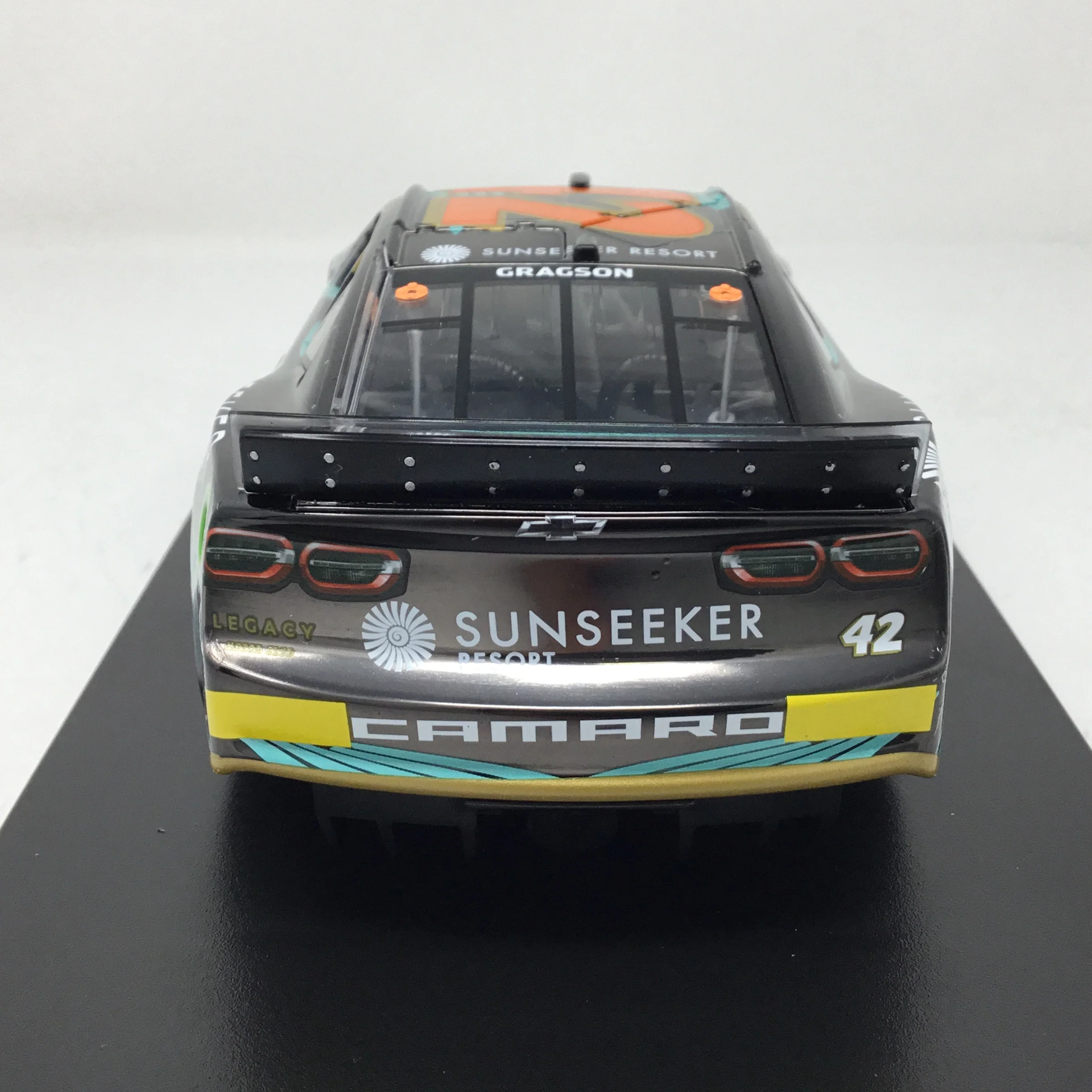 Noah Gragson 2023 Sunseeker Resort 1:24 Color Chrome Diecast - Image 5