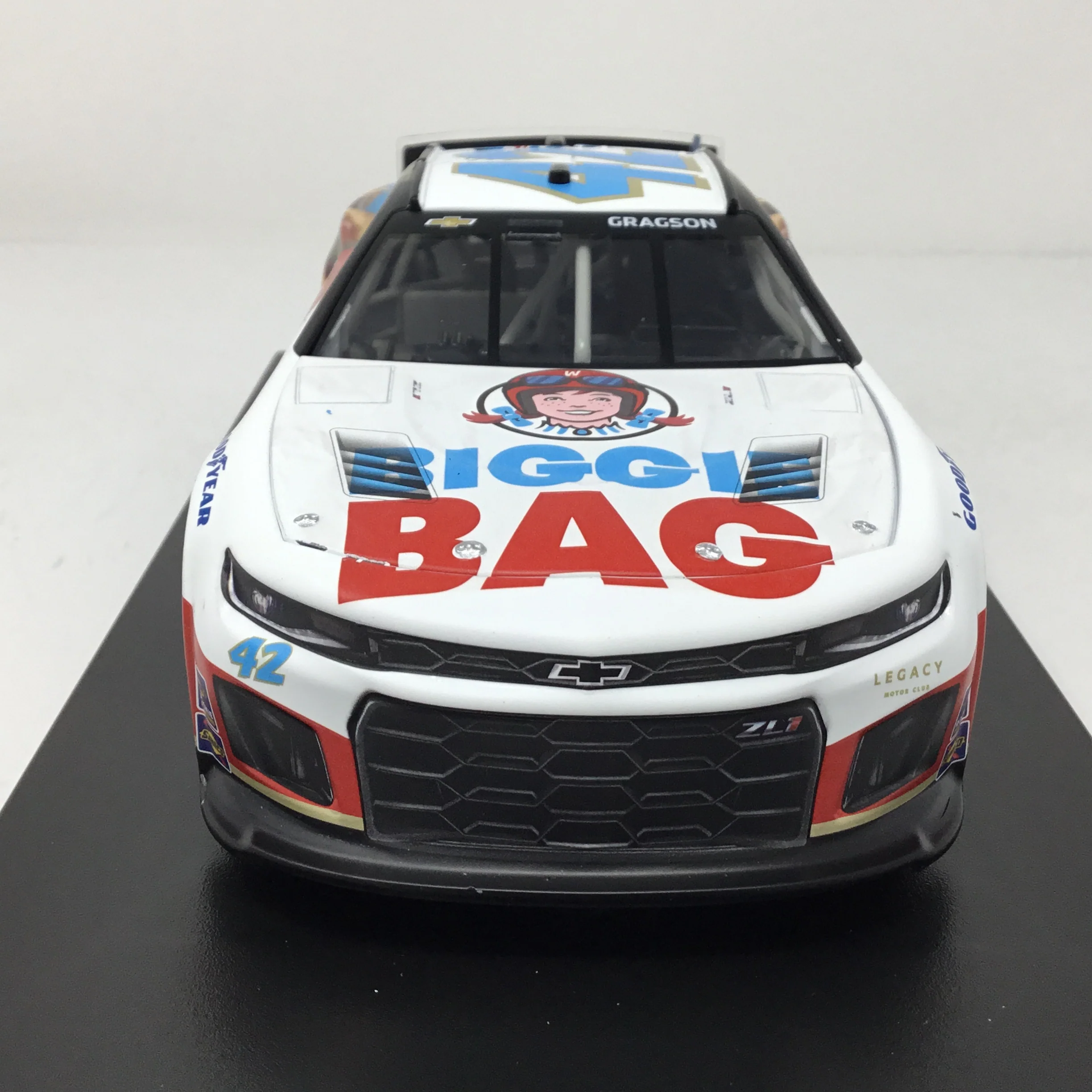 Noah Gragson 2023 Wendy's Biggie Bag 1:24 Diecast - Image 3