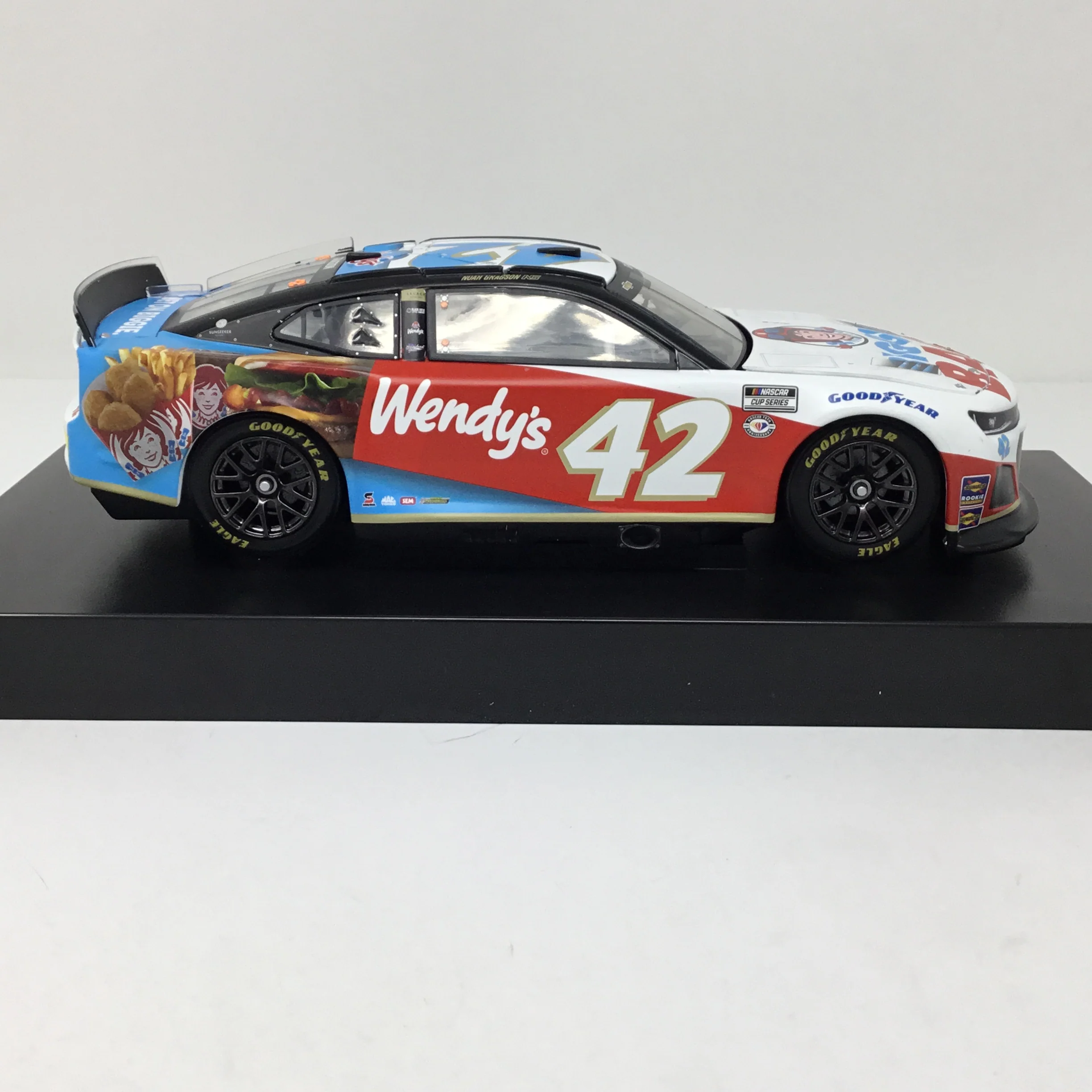 Noah Gragson 2023 Wendy's Biggie Bag 1:24 Diecast - Image 4