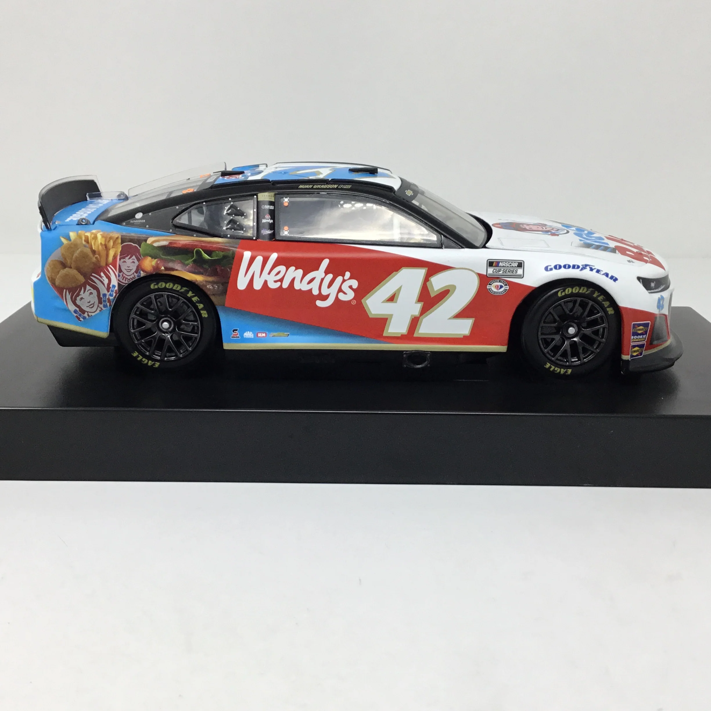 Noah Gragson 2023 Wendy's Biggie Bag 1:24 Elite Diecast - Image 4
