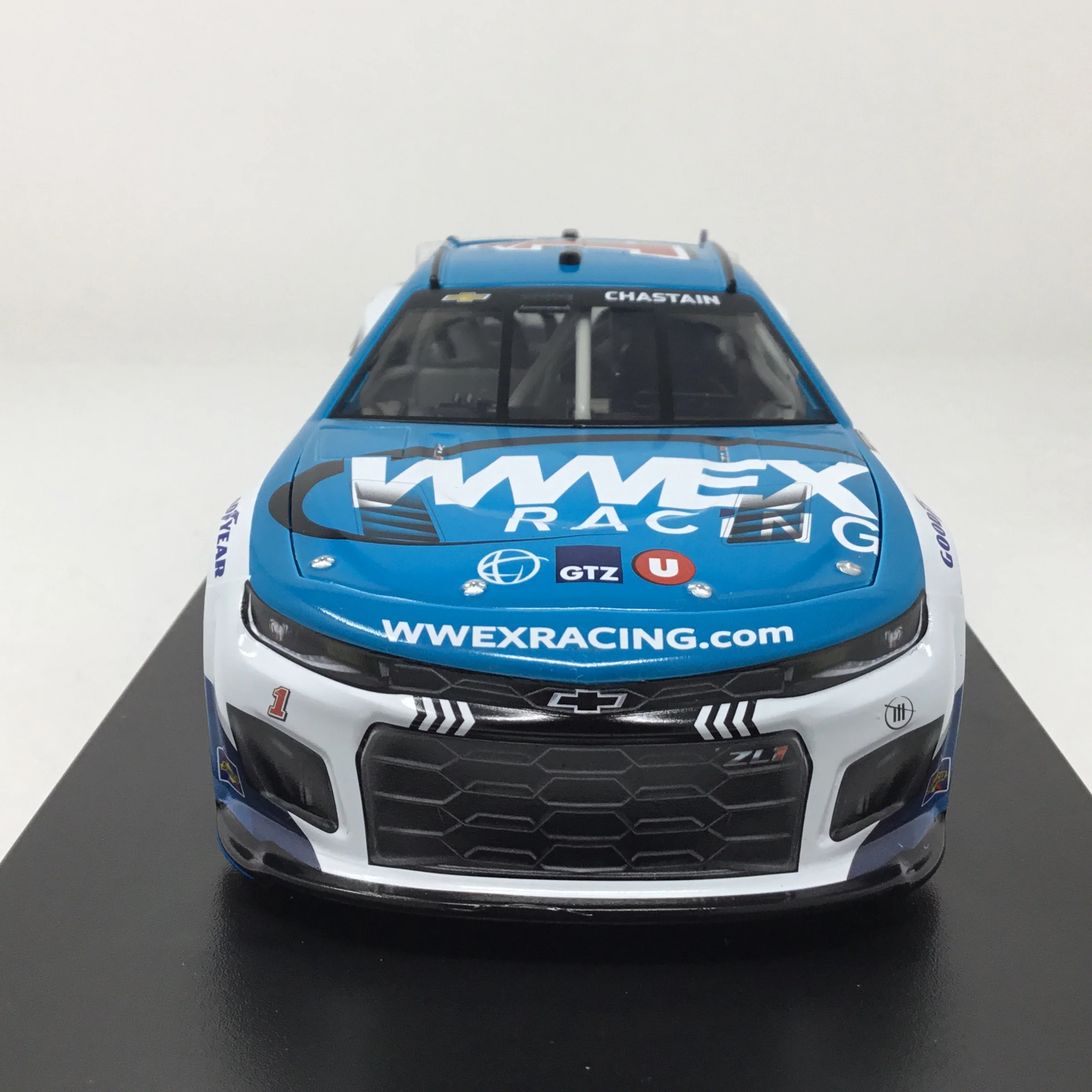 Ross Chastain 2023 Unishippers 1:24 Elite Diecast - Image 3